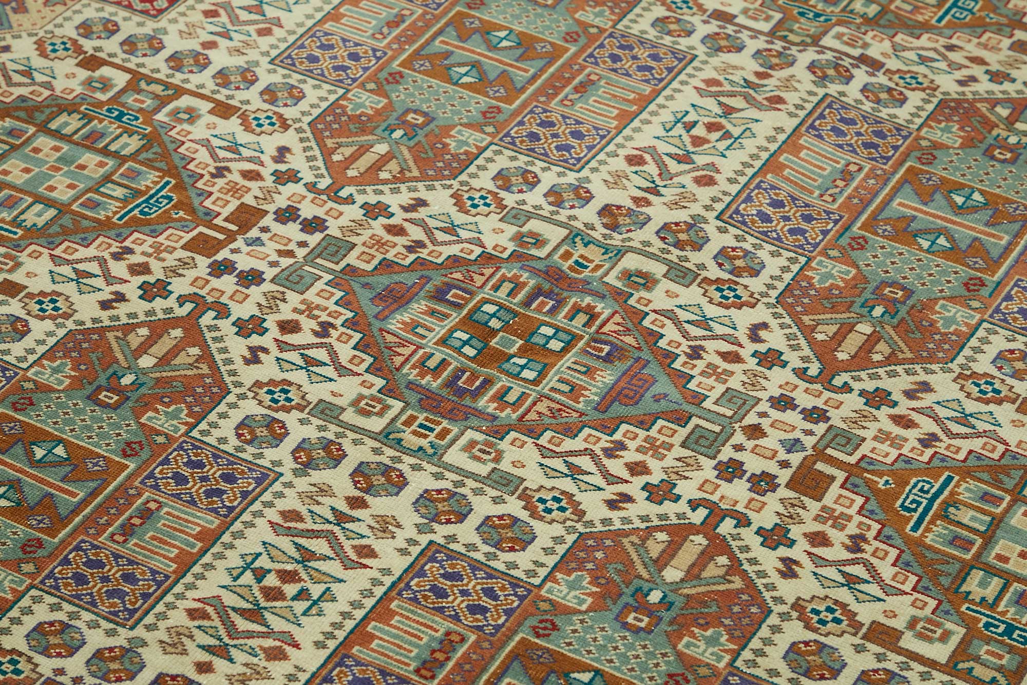 Ivory Kayseri — 1.95 x 2.90