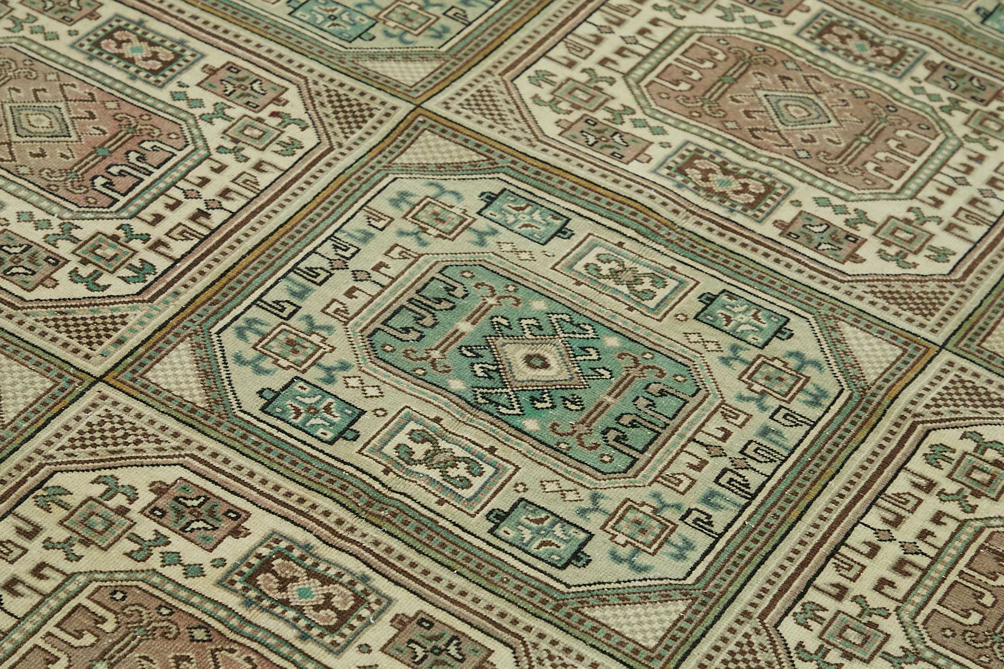 Parchment Kayseri — 1.93 x 3.00