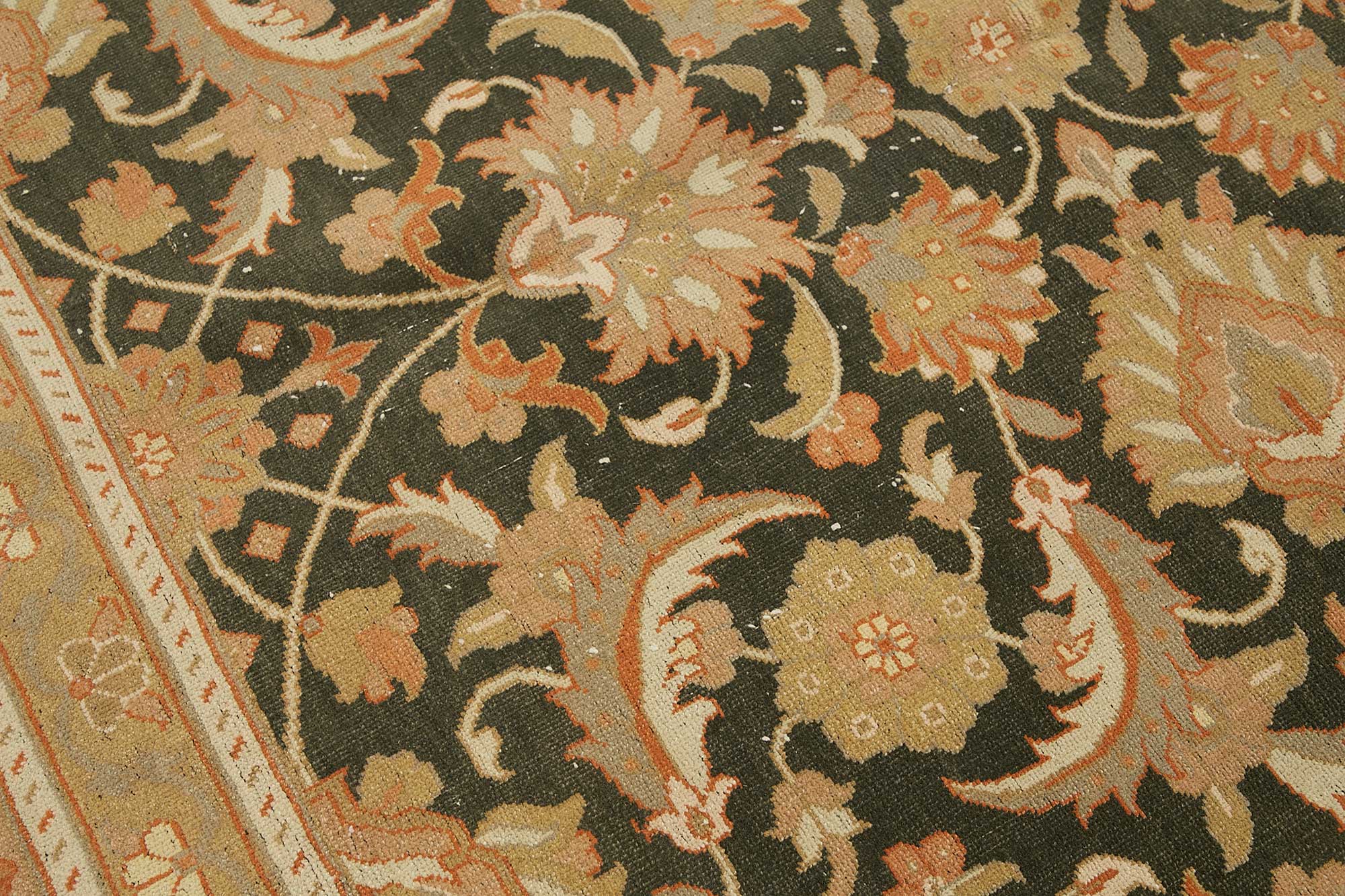 Linen Persian — 1.85 x 1.85