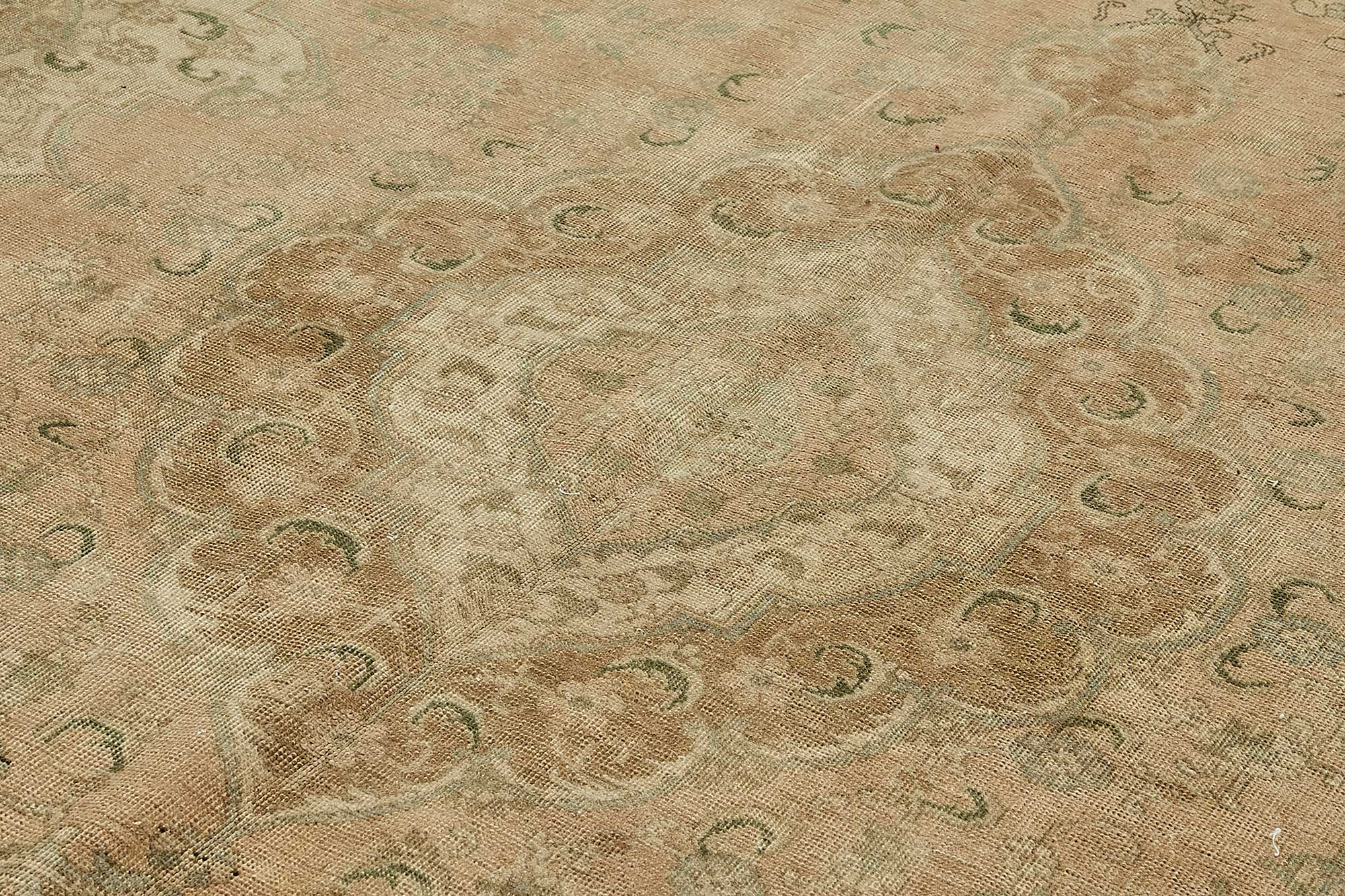 Alabaster Persian — 2.88 x 3.86