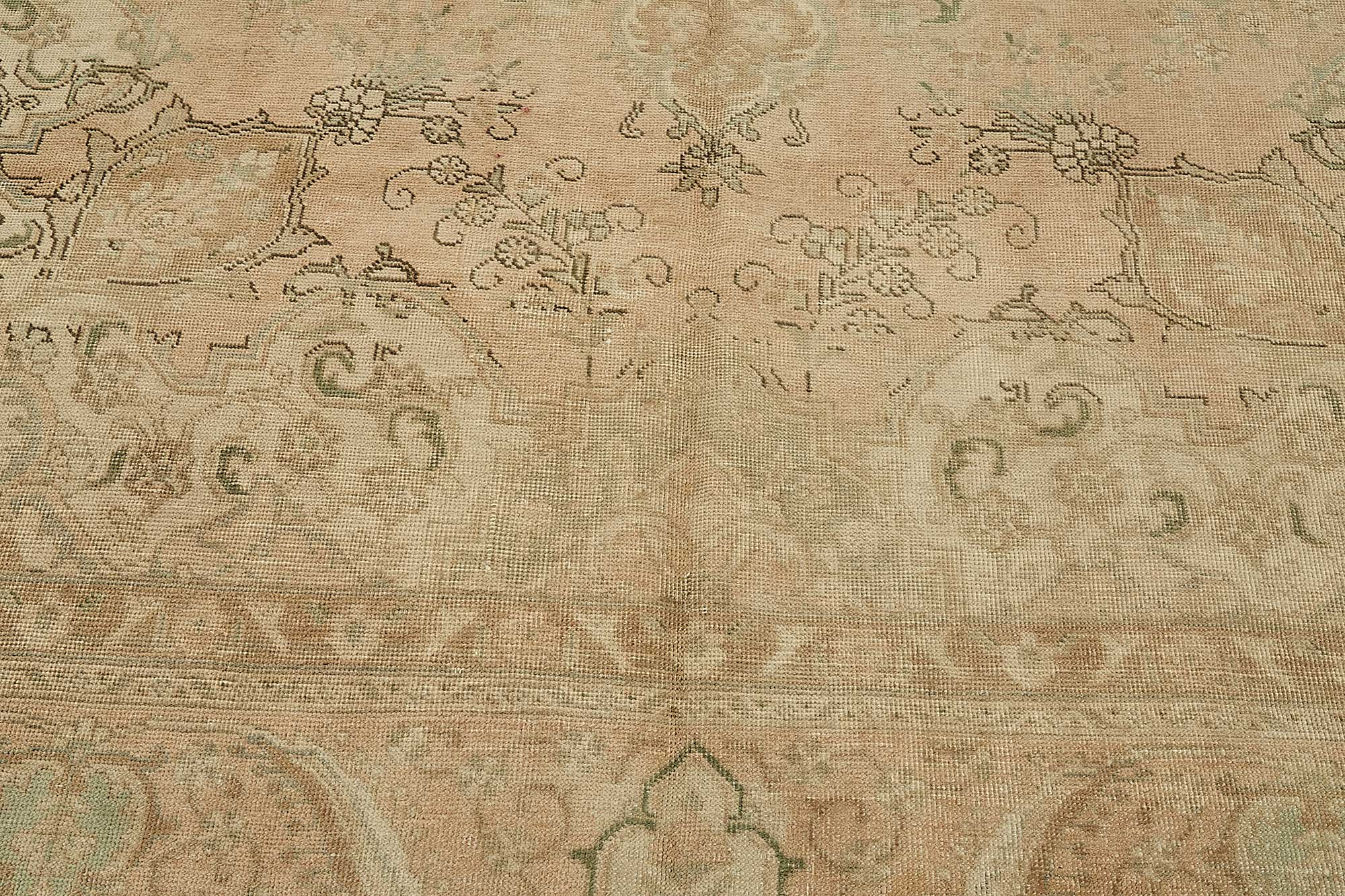 Alabaster Persian — 2.88 x 3.86