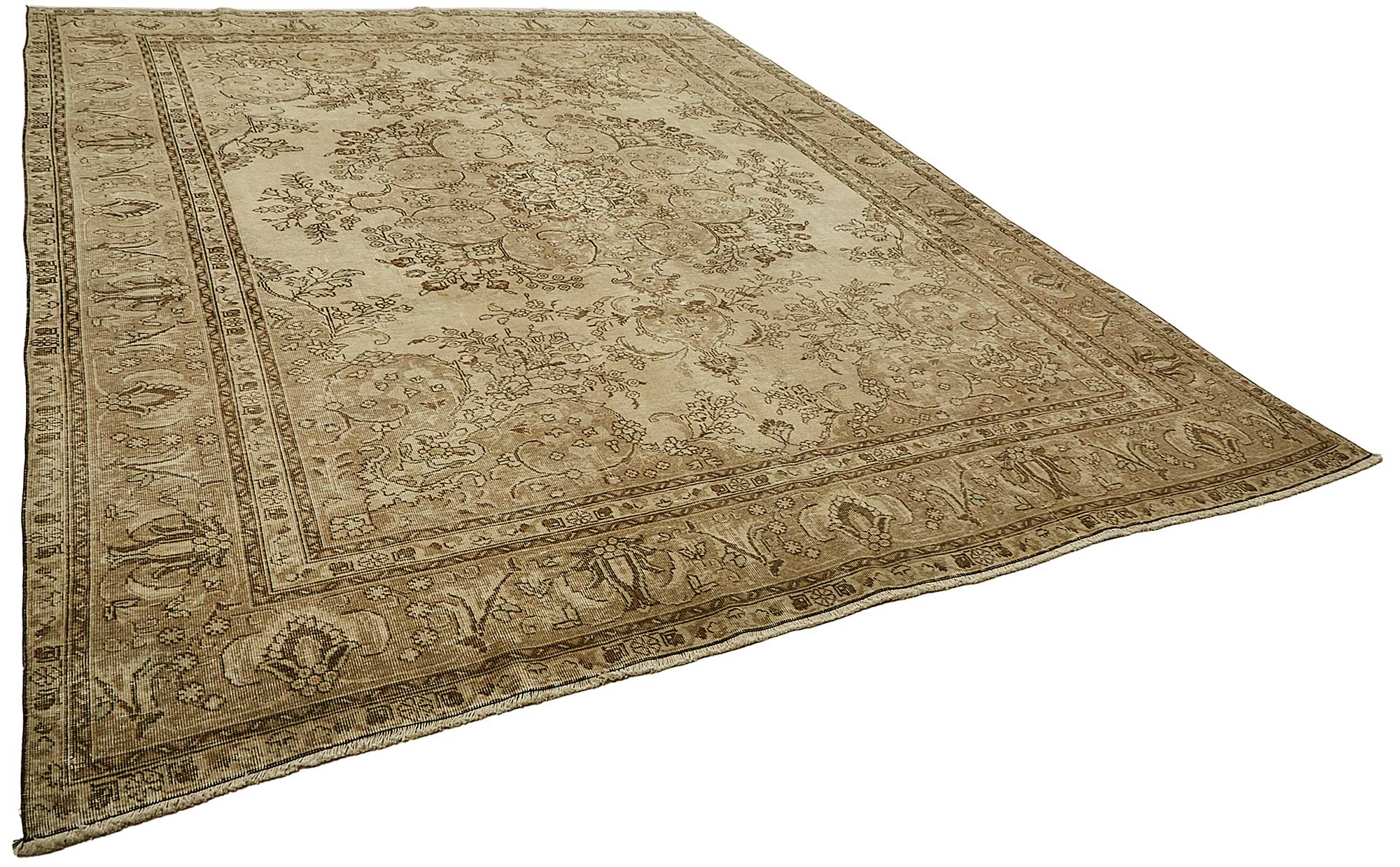 Pearl Persian — 2.91 x 3.85