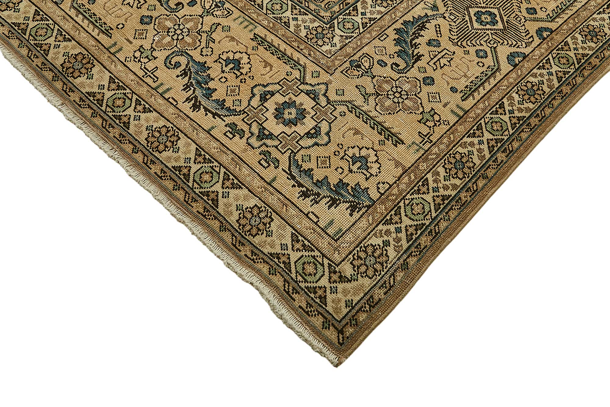 Bisque Persian — 3.04 x 3.96