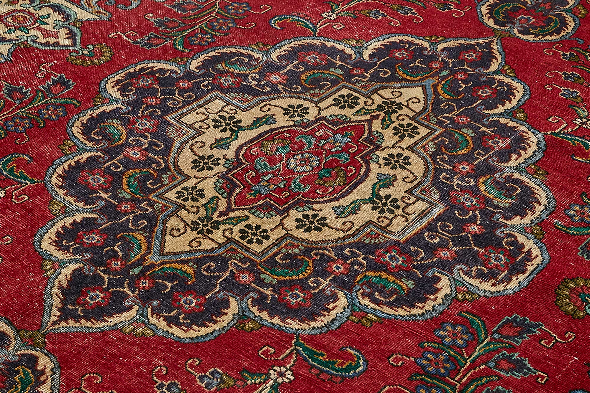 Pearl Persian — 3.00 x 3.90