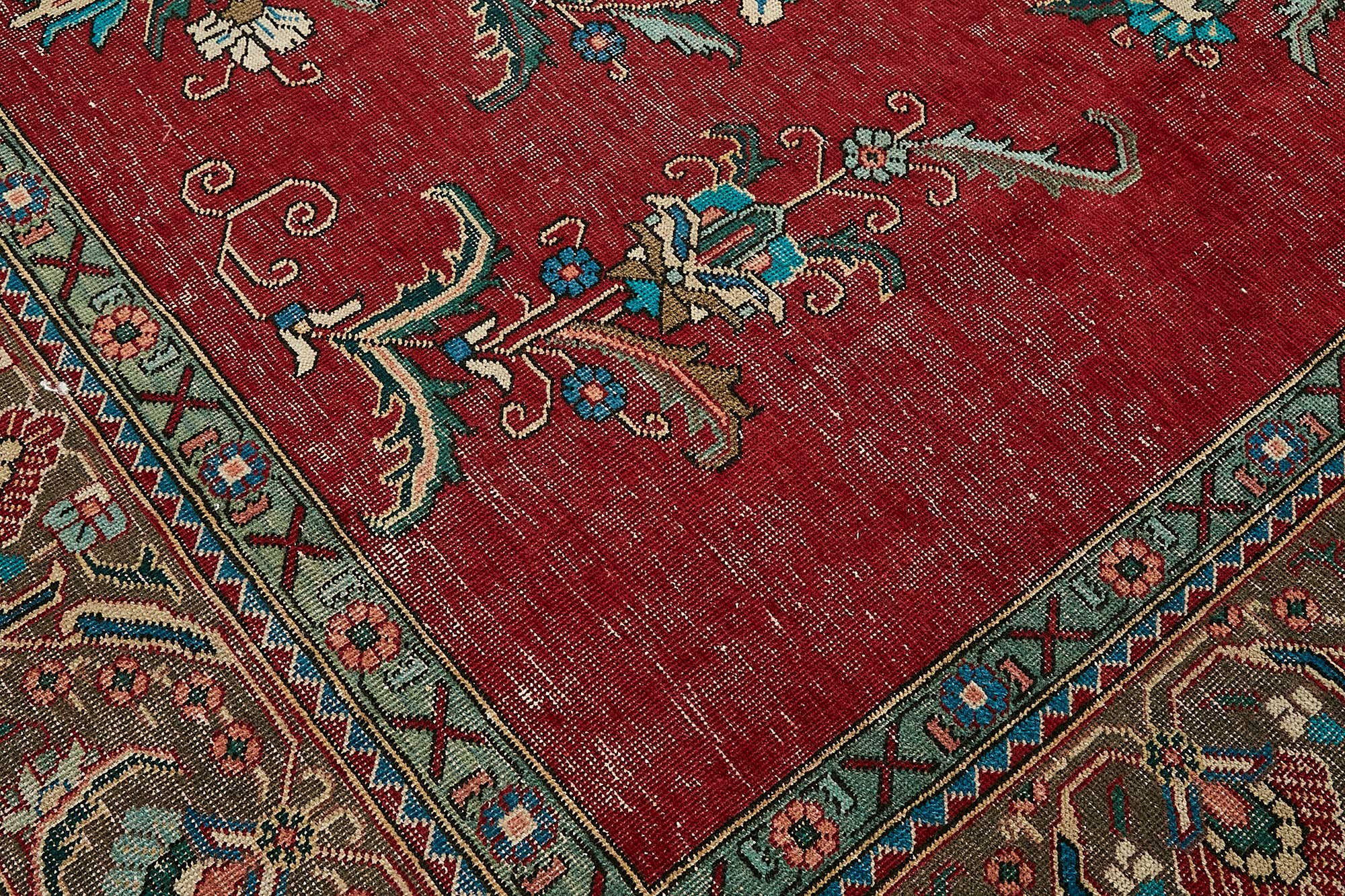 Vermillion Persian — 3.03 x 3.92