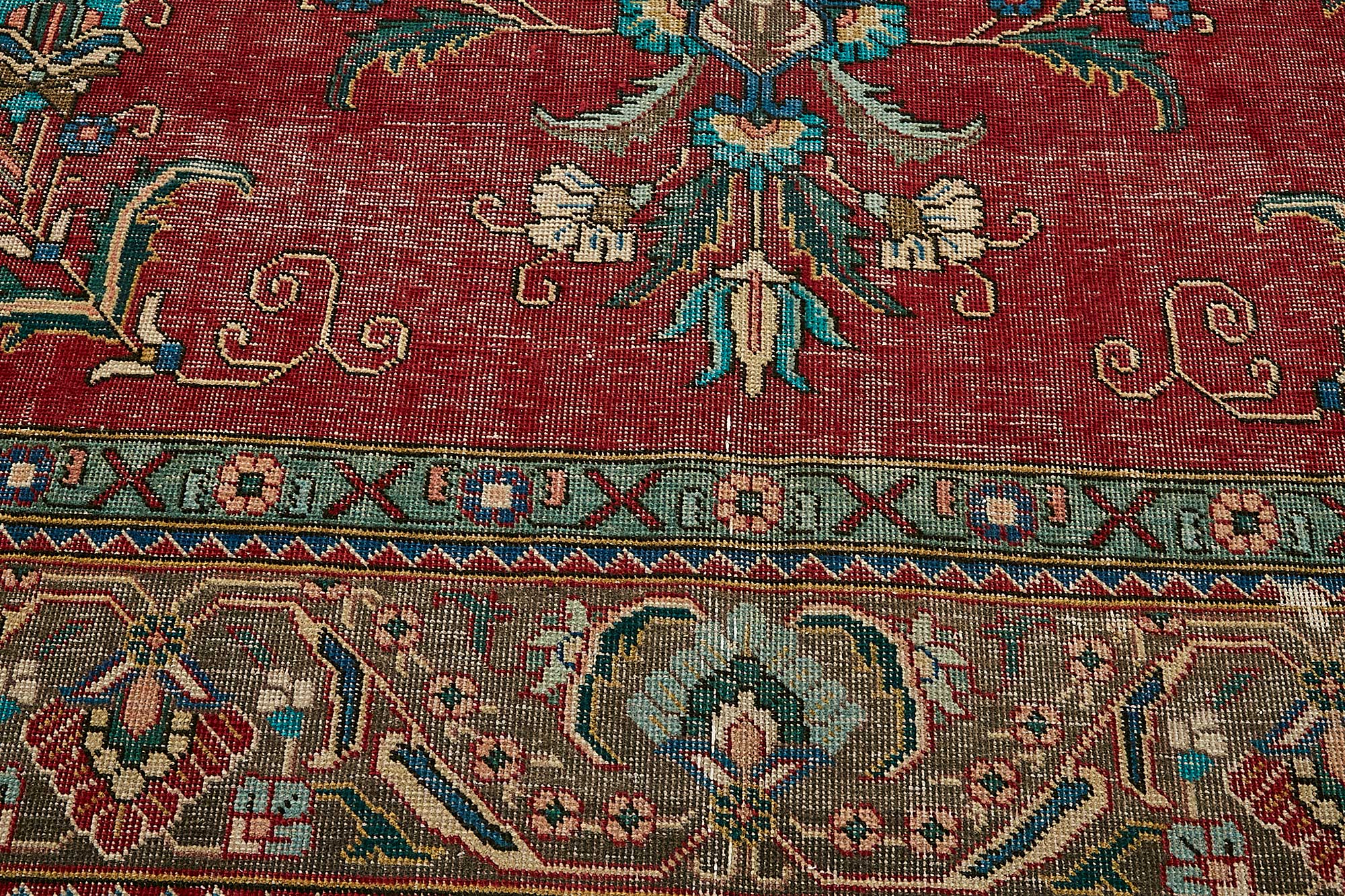 Vermillion Persian — 3.03 x 3.92