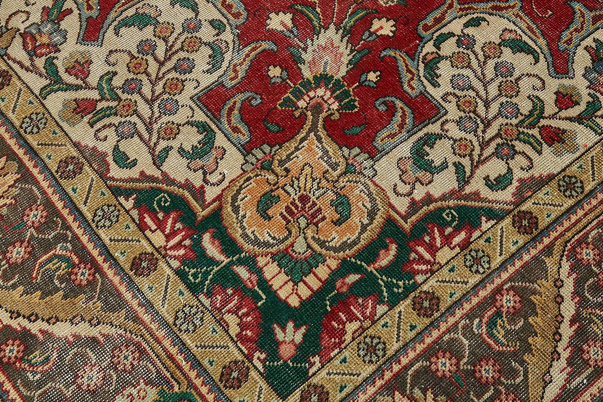 Ivory Persian — 2.88 x 3.96