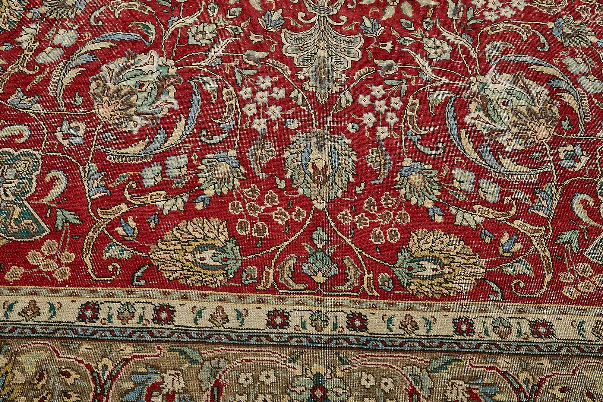 Carmine Persian — 2.92 x 3.87