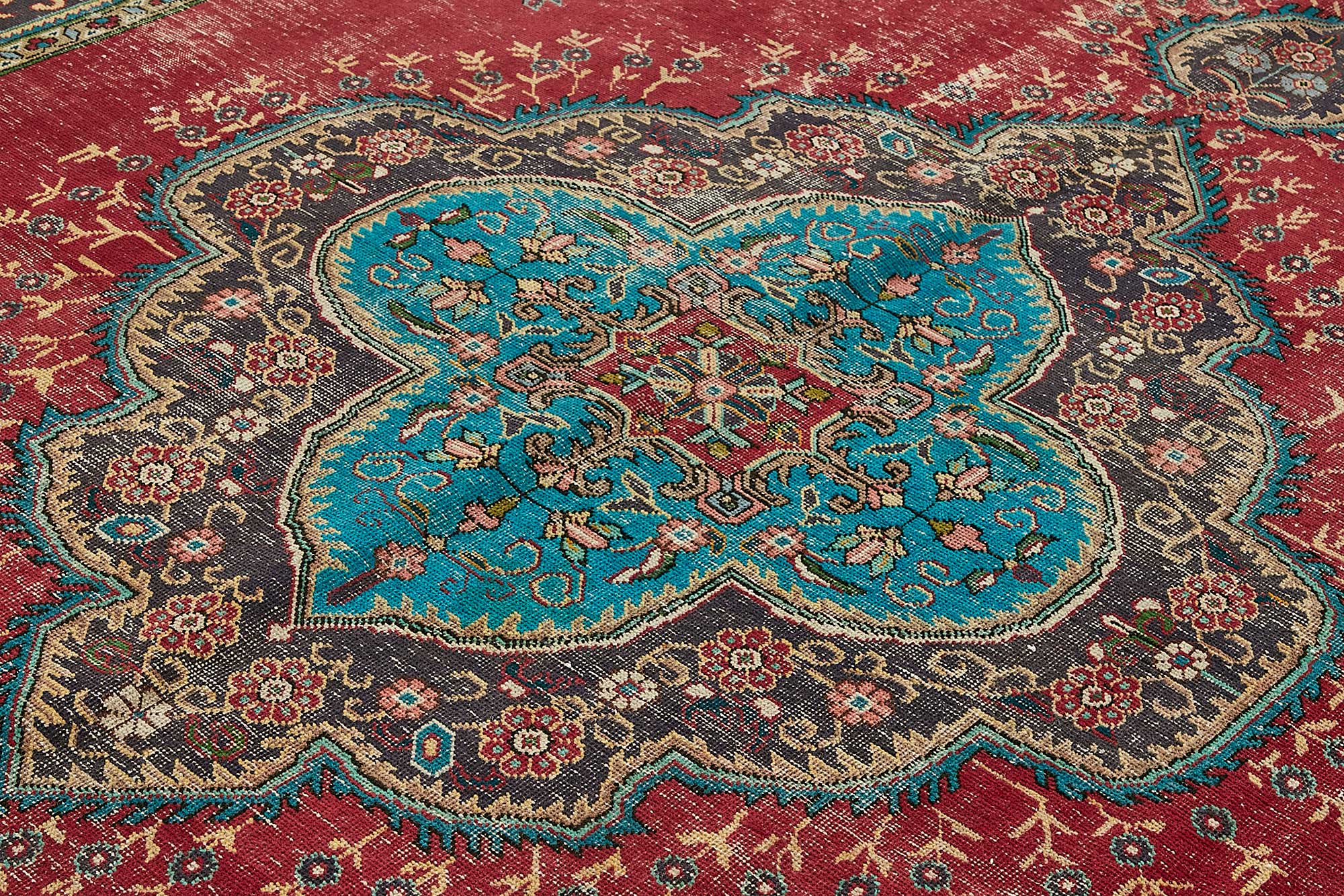 Vermillion Persian — 2.90 x 3.94
