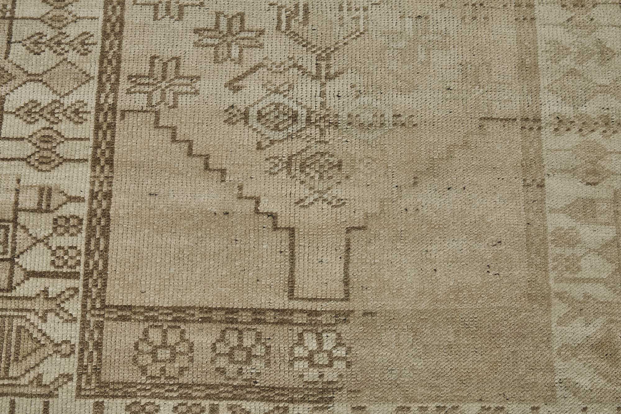 Beige Persian Antique — 0.75 x 3.77