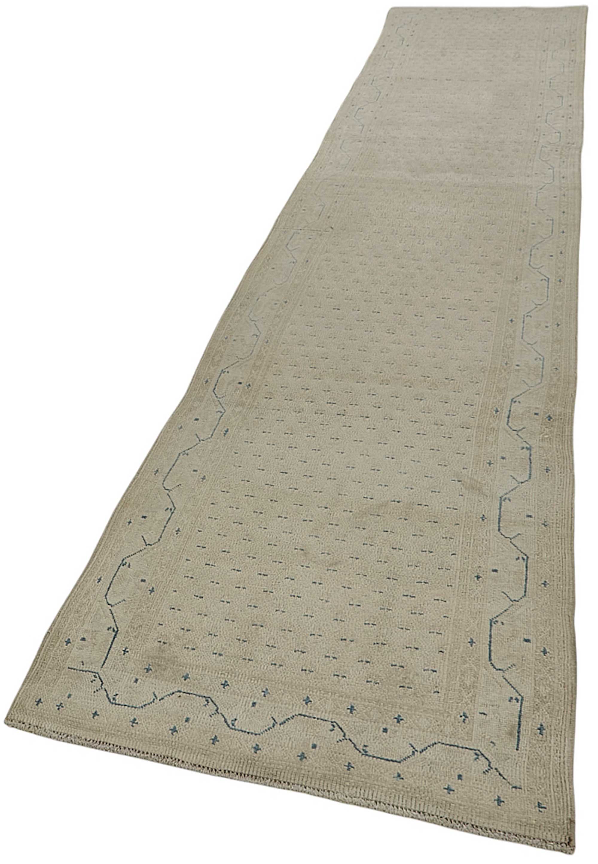 Beige Persian Antique — 0.81 x 3.92