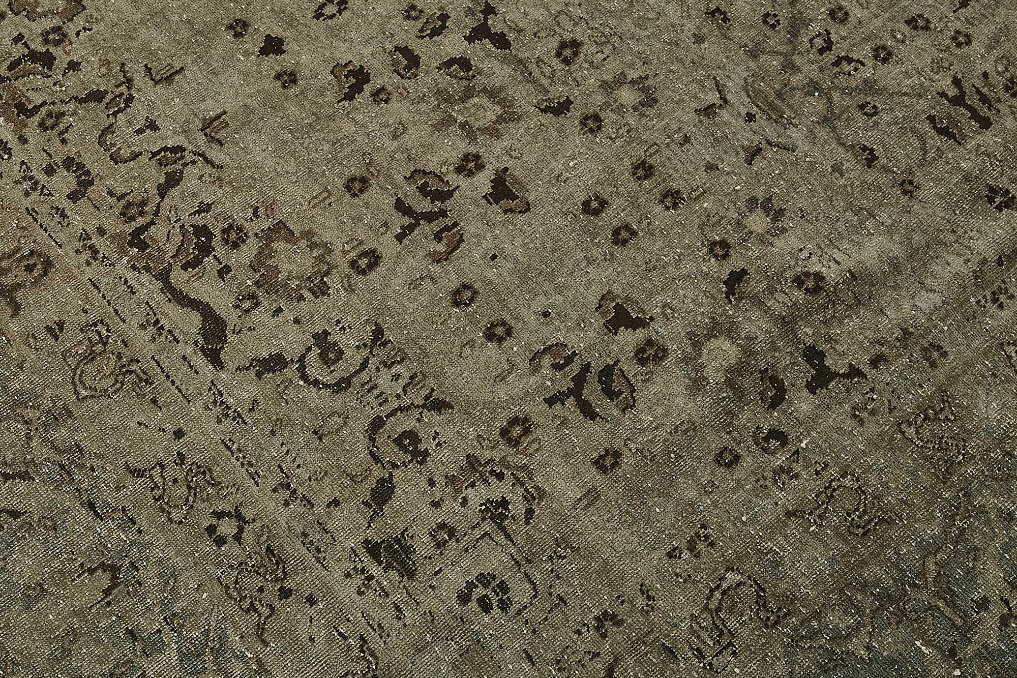 Beige Persian Antique — 2.64 x 3.34