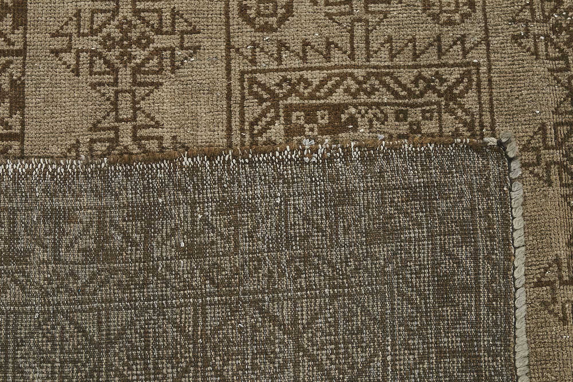 Beige Persian Antique — 1.90 x 2.96