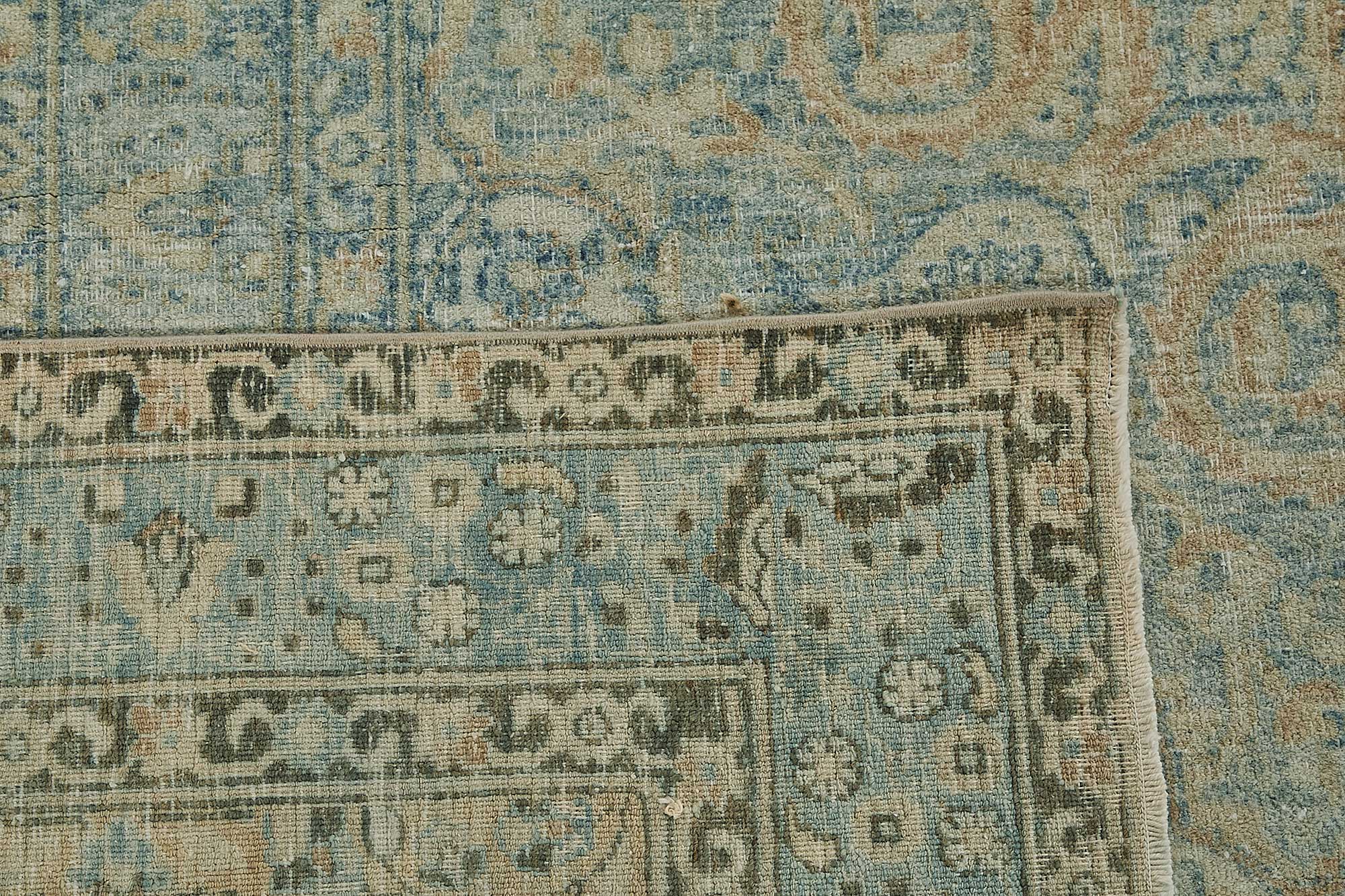 Beige Persian Antique — 2.54 x 3.96