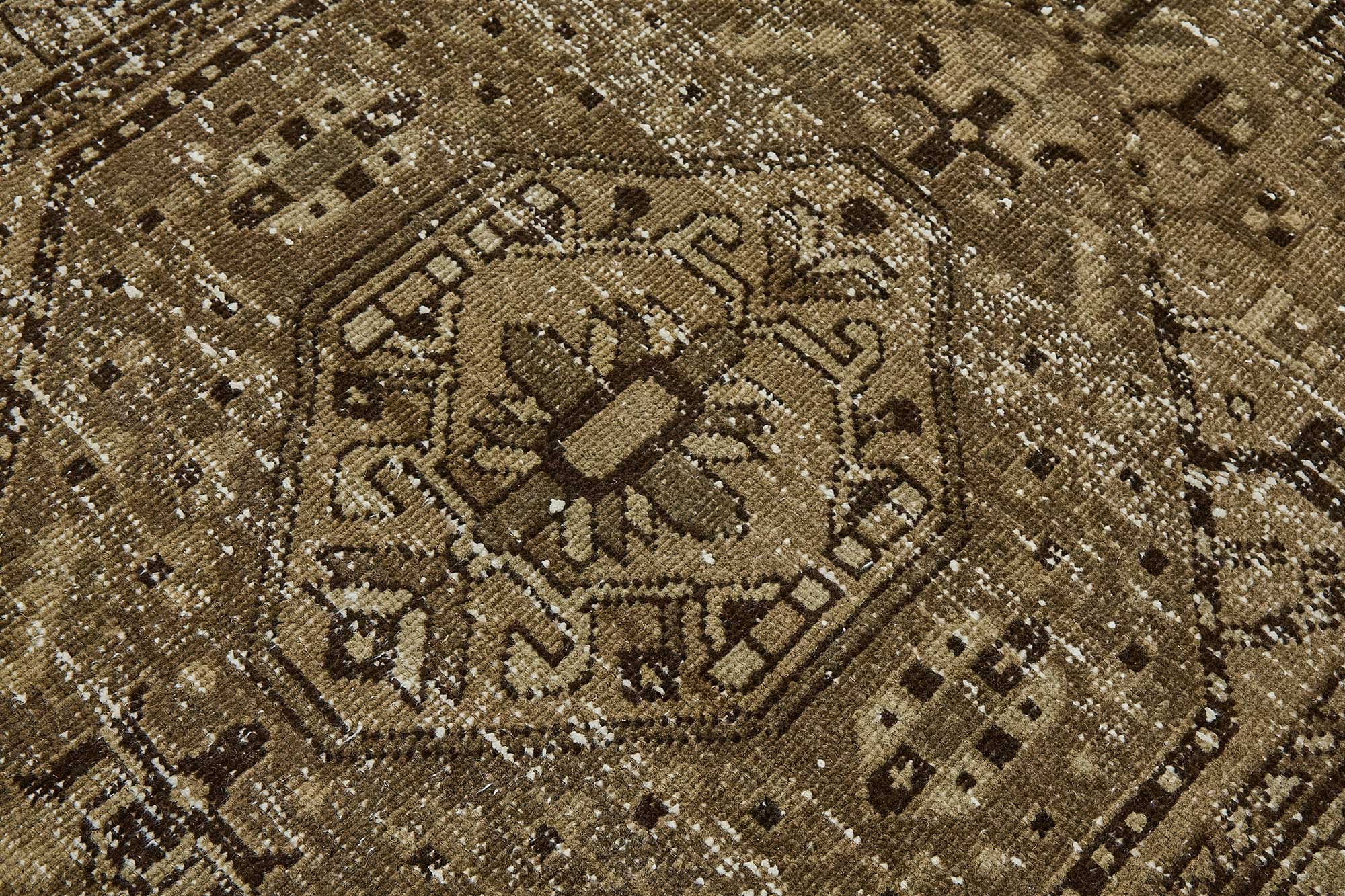 Bisque Persian — 0.93 x 3.10