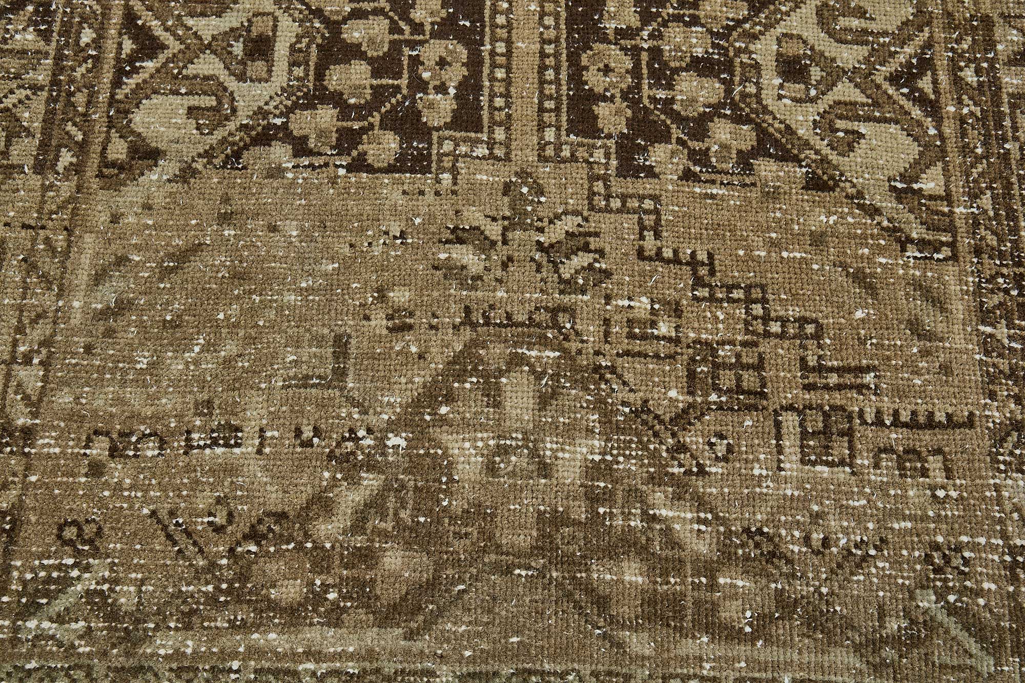Bisque Persian — 0.93 x 3.10