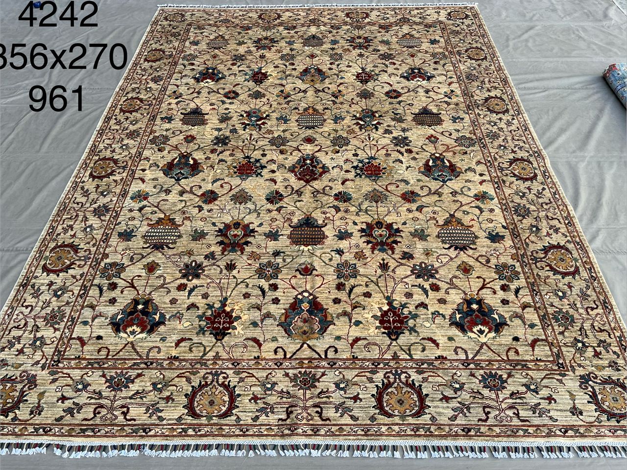 Afghan Rug 011 - 270x356 cm