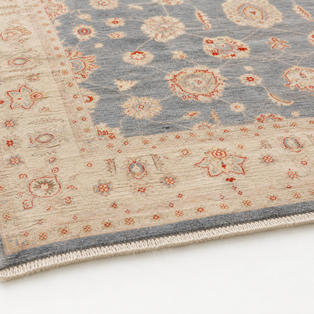 Mah-e-Kohistan Afghan Ghazni wool rug, hand-knotted detail
