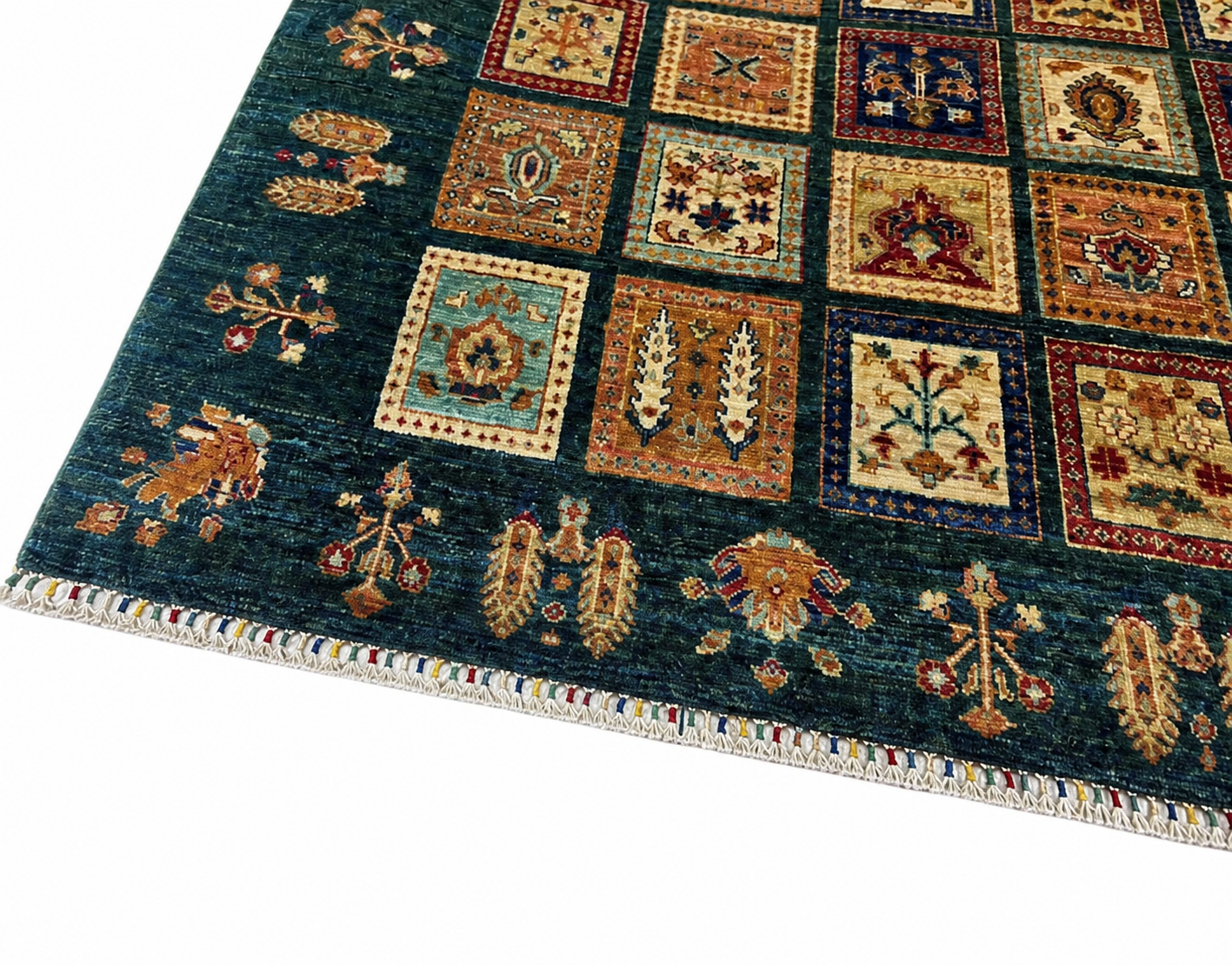 Kashi-e-Herat Afghan Ghazni wool rug, hand-knotted detail