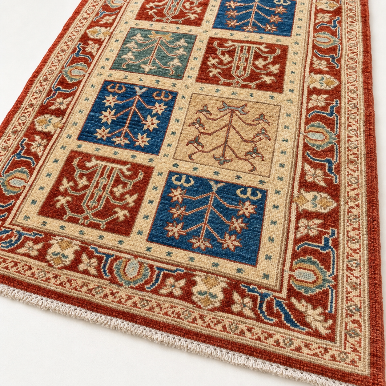Rah-e-Golzar Afghan Ghazni wool rug, hand-knotted detail