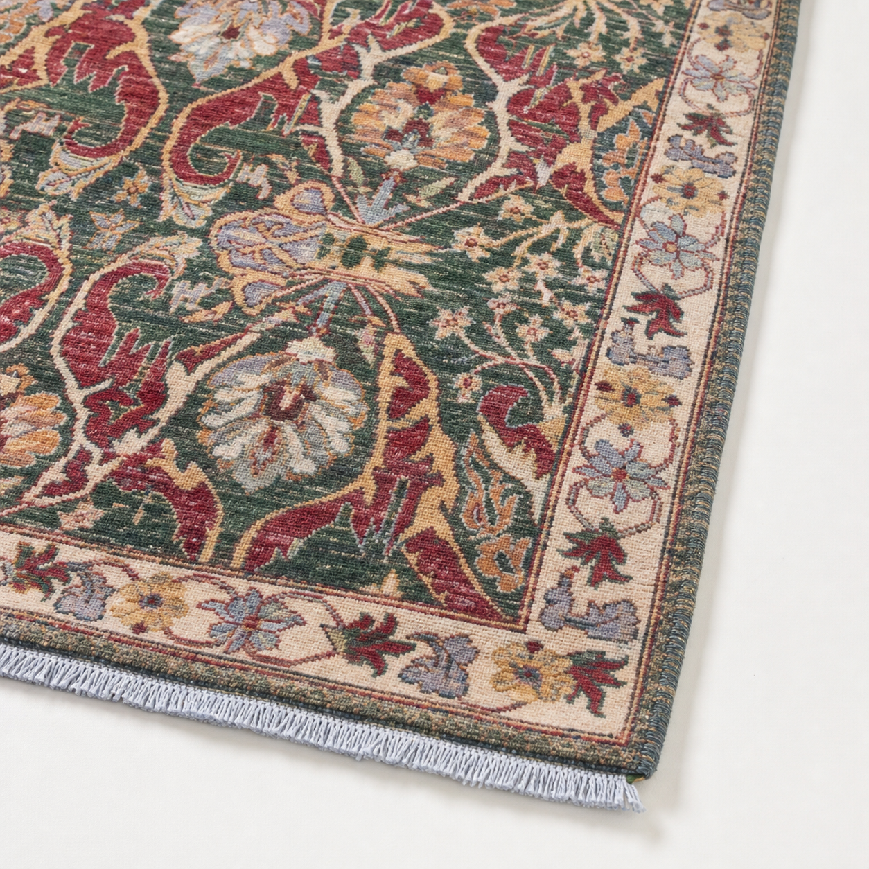 Lalehzar-e-Kabul Afghan Ghazni wool rug, hand-knotted detail