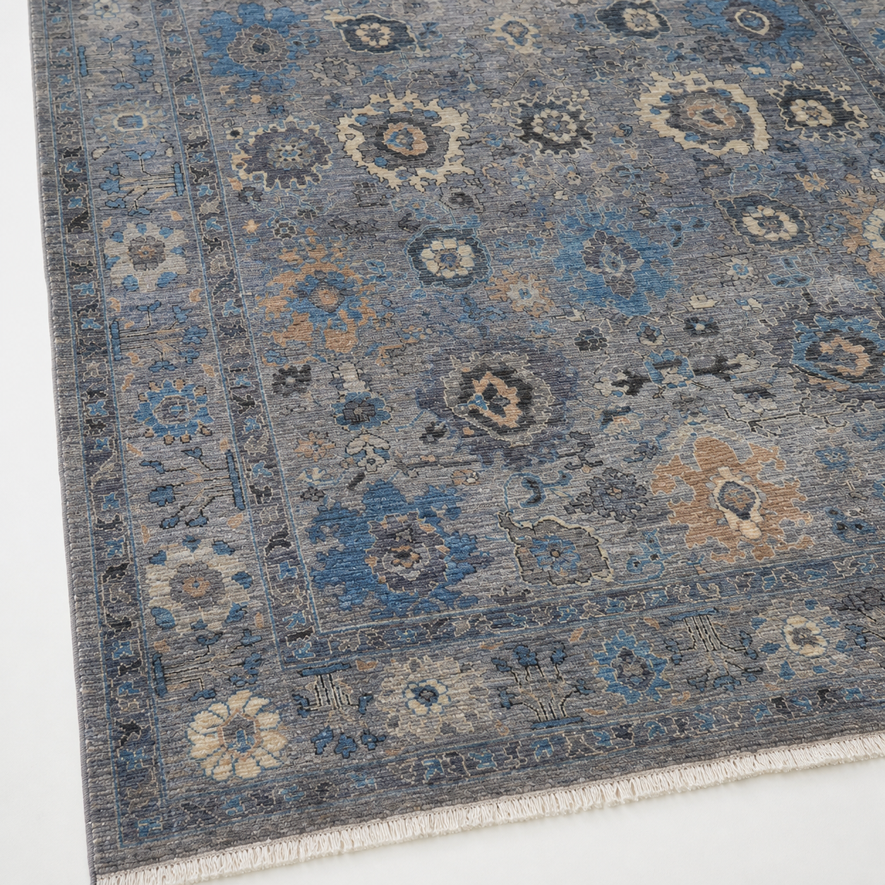 Roshanak-e-Bamyan Afghan Ghazni wool rug, hand-knotted detail