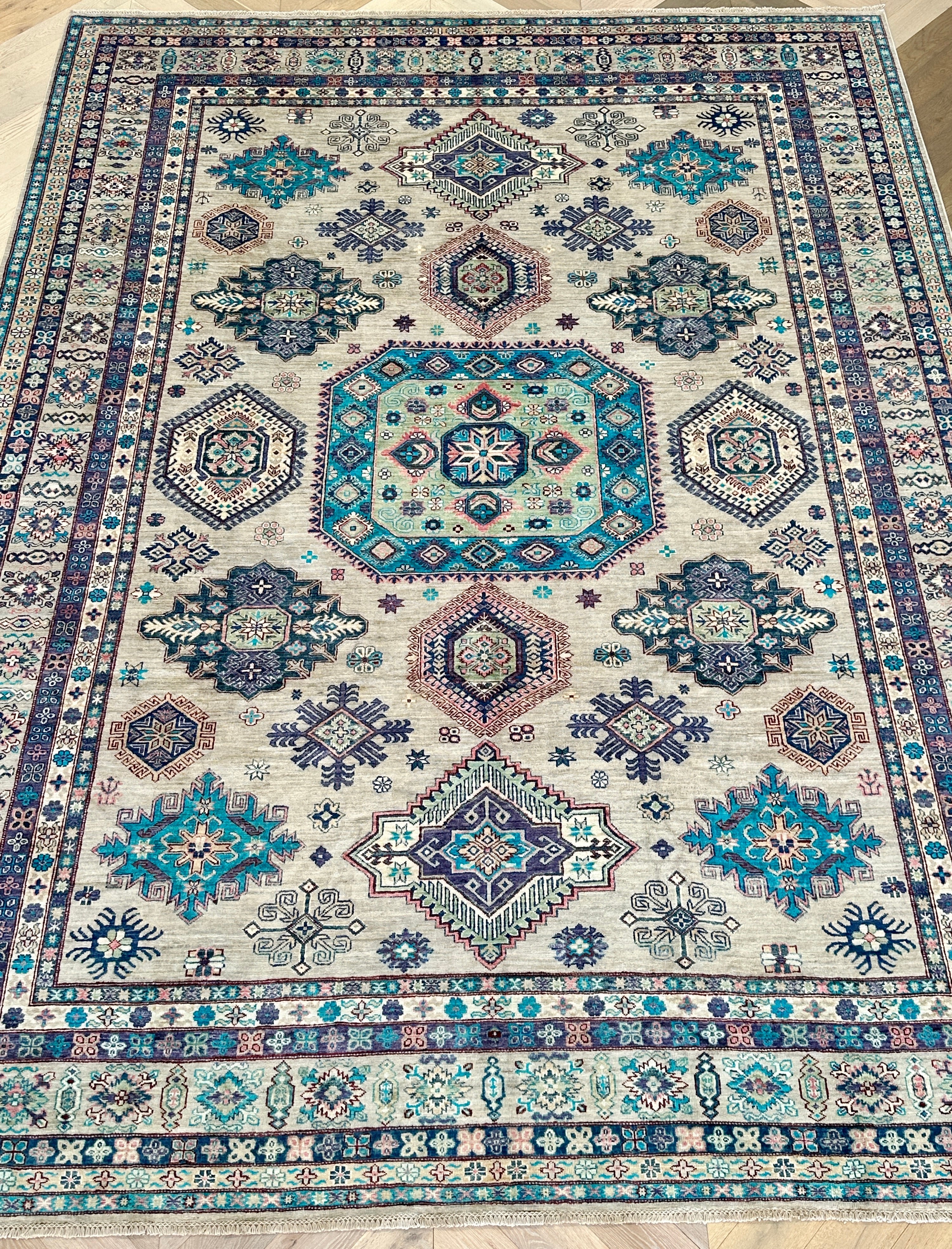 Afghan handmade rug,Chobi. Size: 403x303 cm