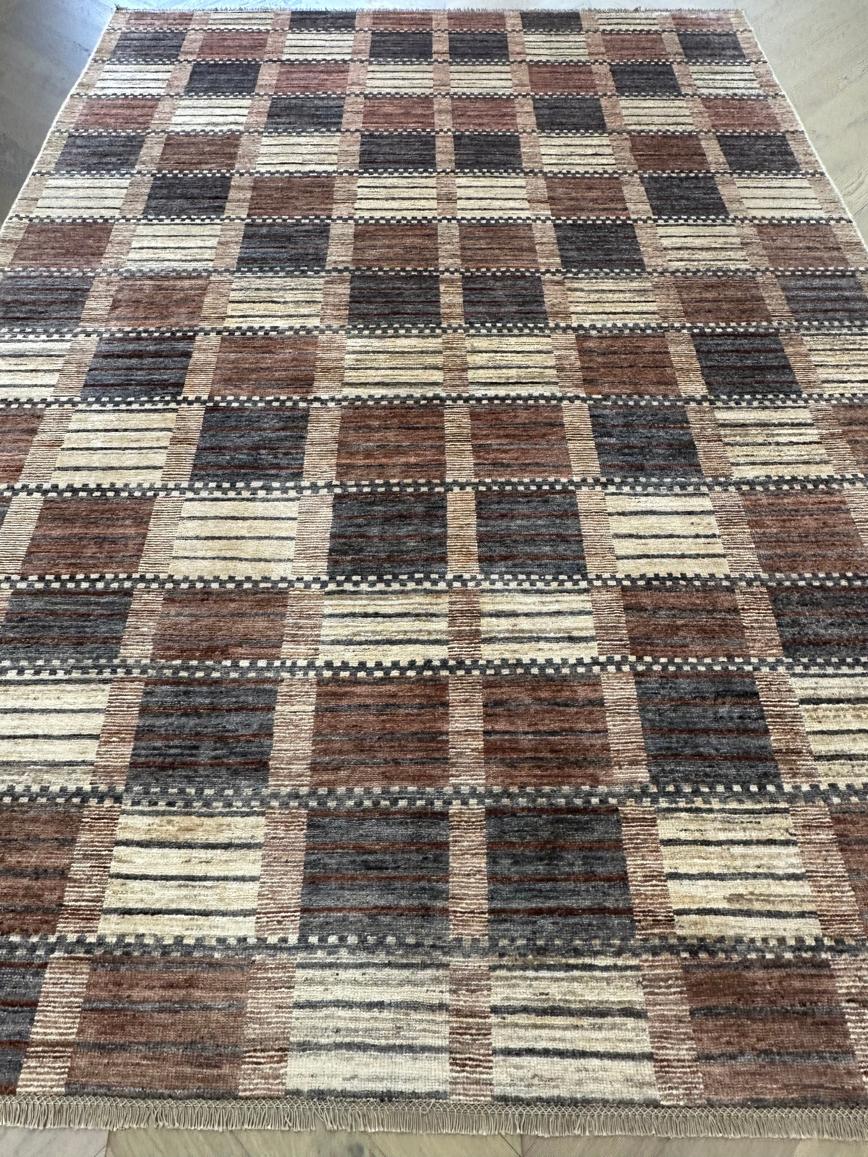 Afghan handmade rug,Chobi. Size:339x238 cm