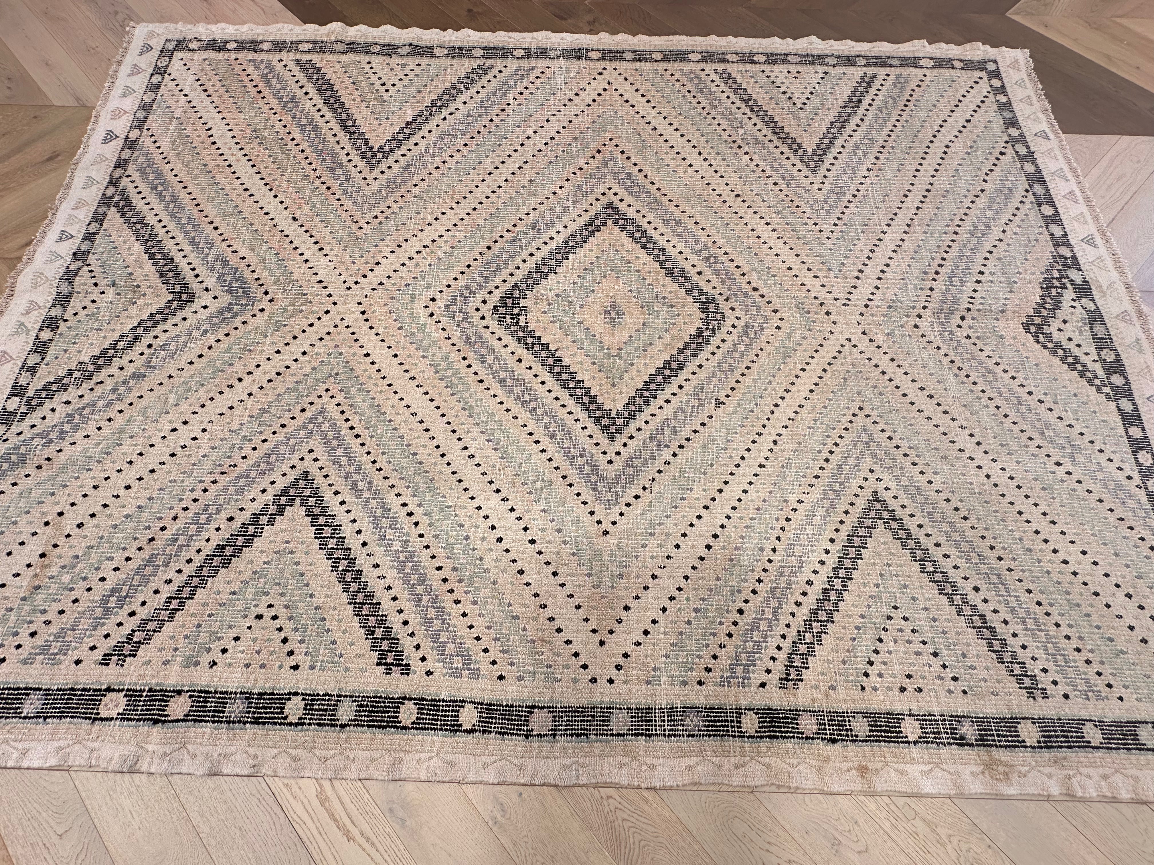 Kilim — 2.85 x 2.04