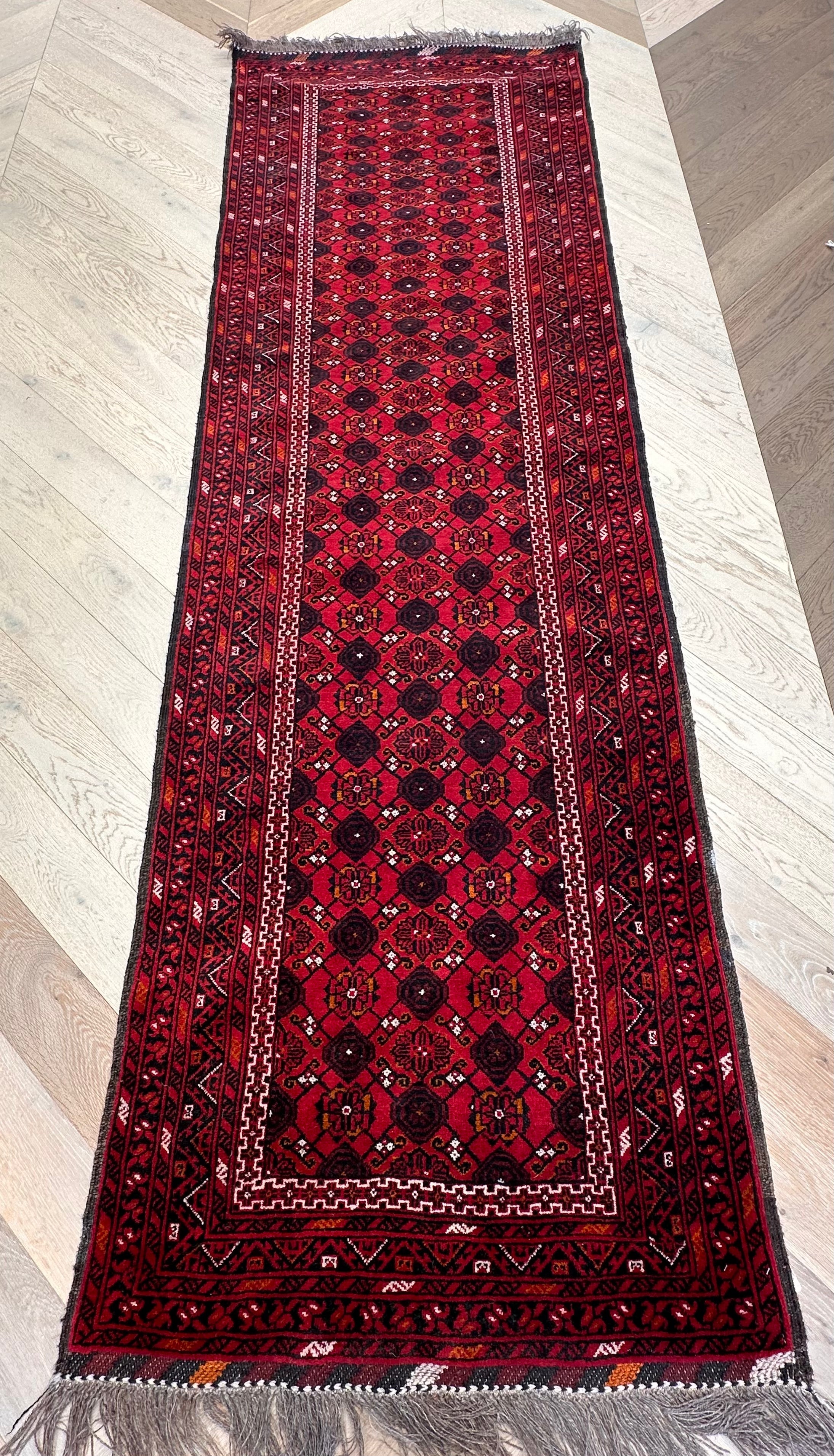 Red Runner — 2.90 x 0.76