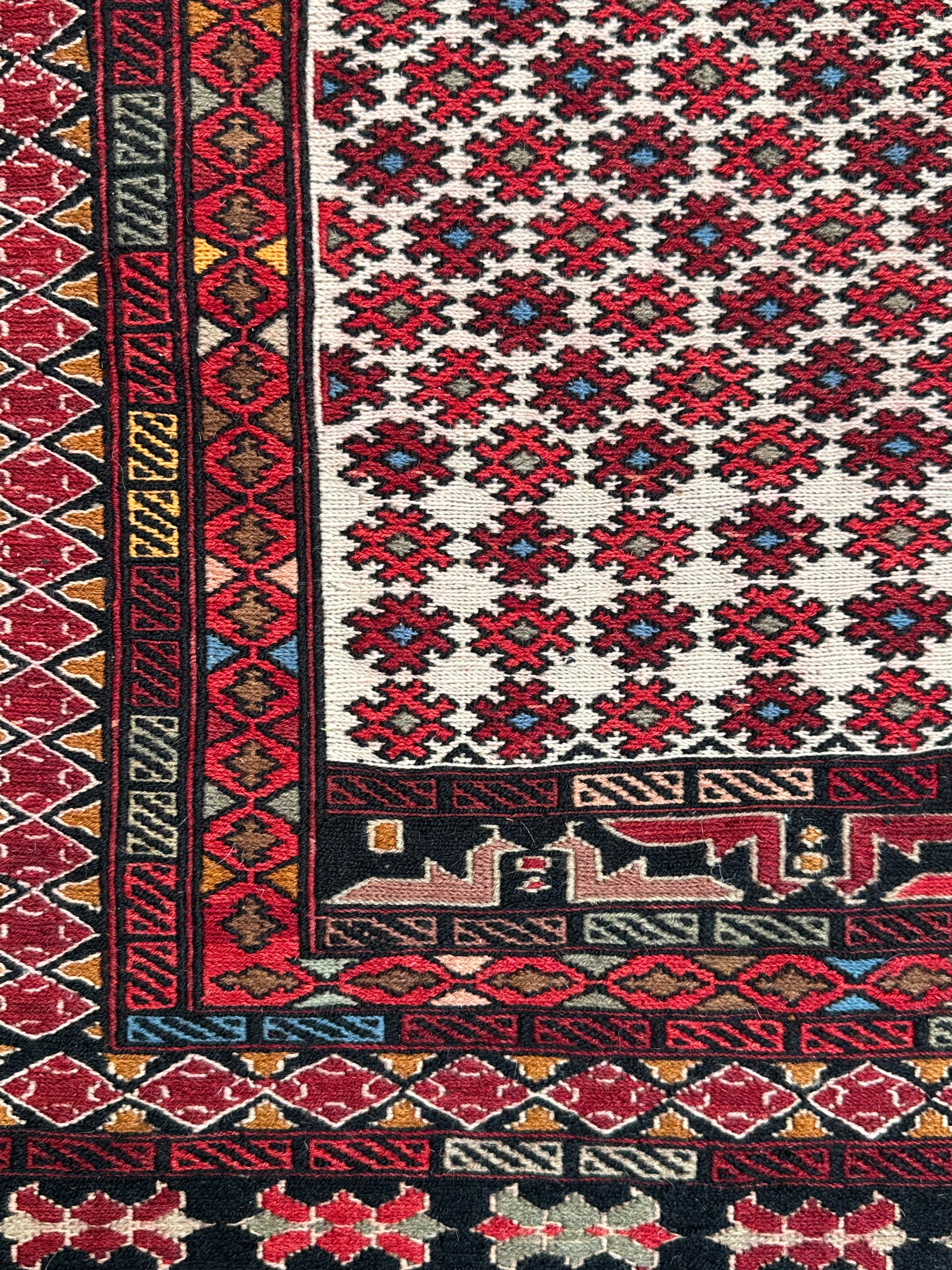 Green Handmade Herati Sumak Rug | — 1.90 x 1.16