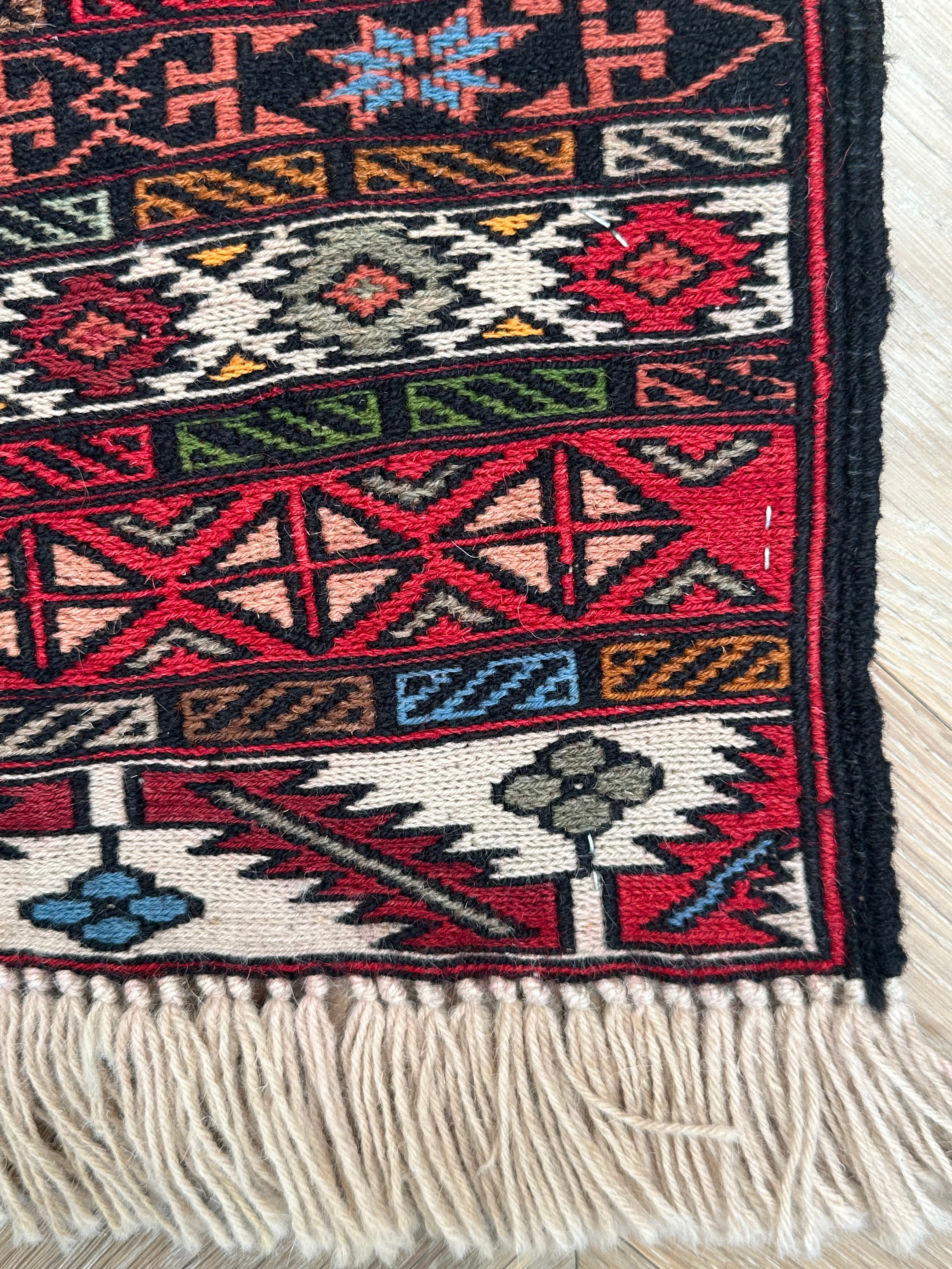 Green Handmade Herati Sumak Rug | — 1.90 x 1.16