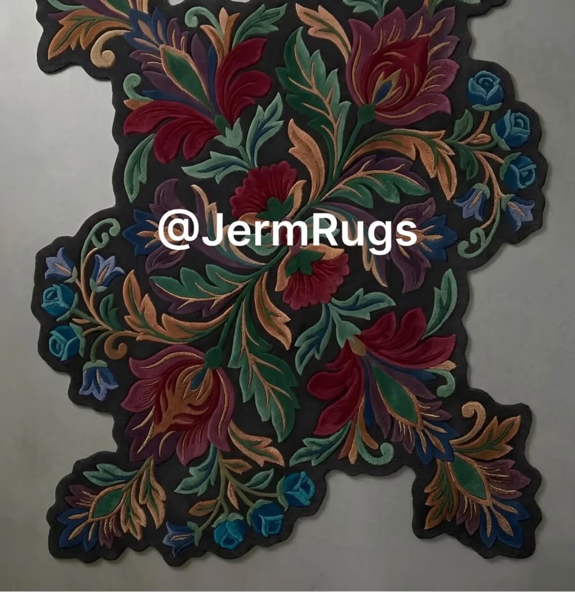 1 modern black rug size 2.30 x 1.70