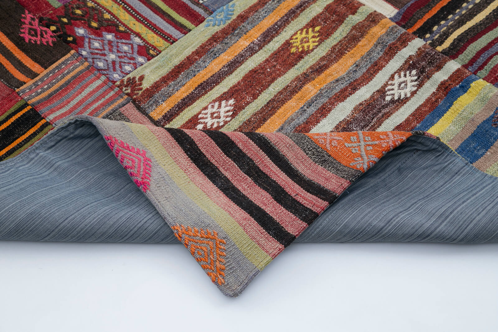 Kilim — 2.03 x 3.01