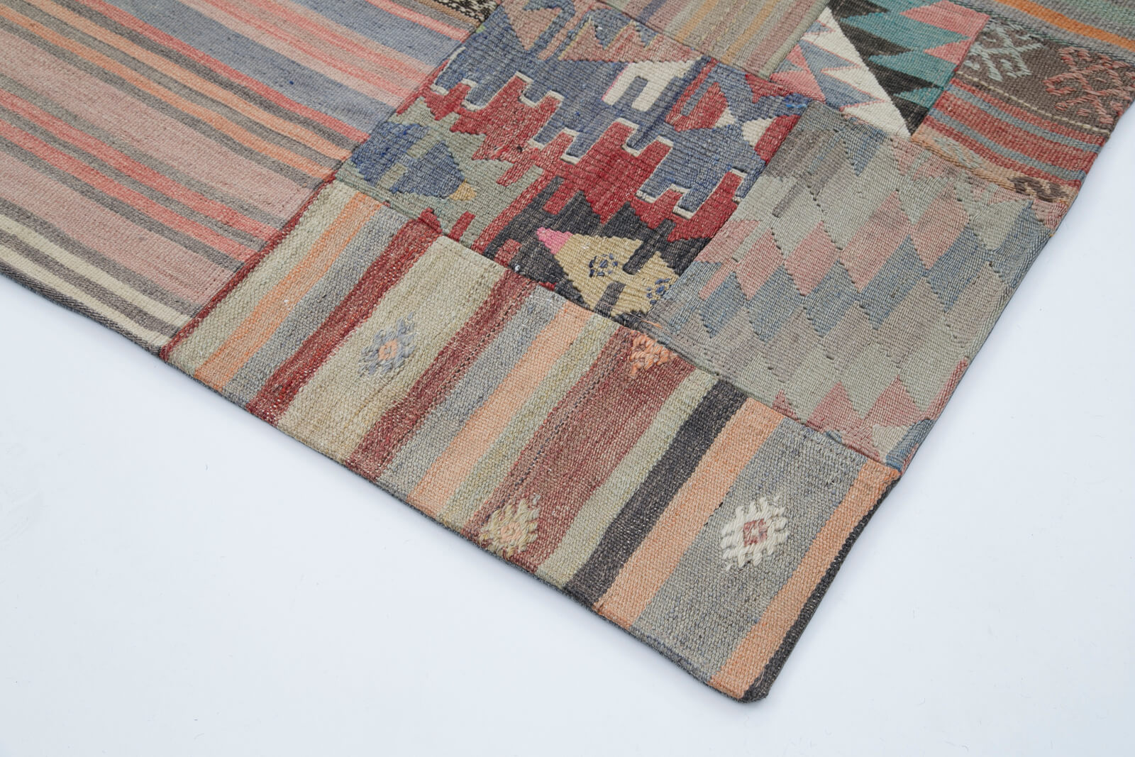 Kilim — 2.02 x 3.01
