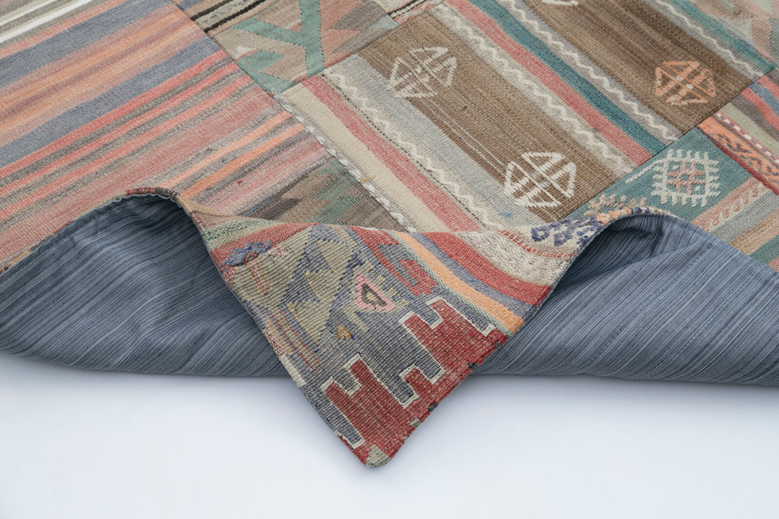 Kilim — 2.02 x 3.01