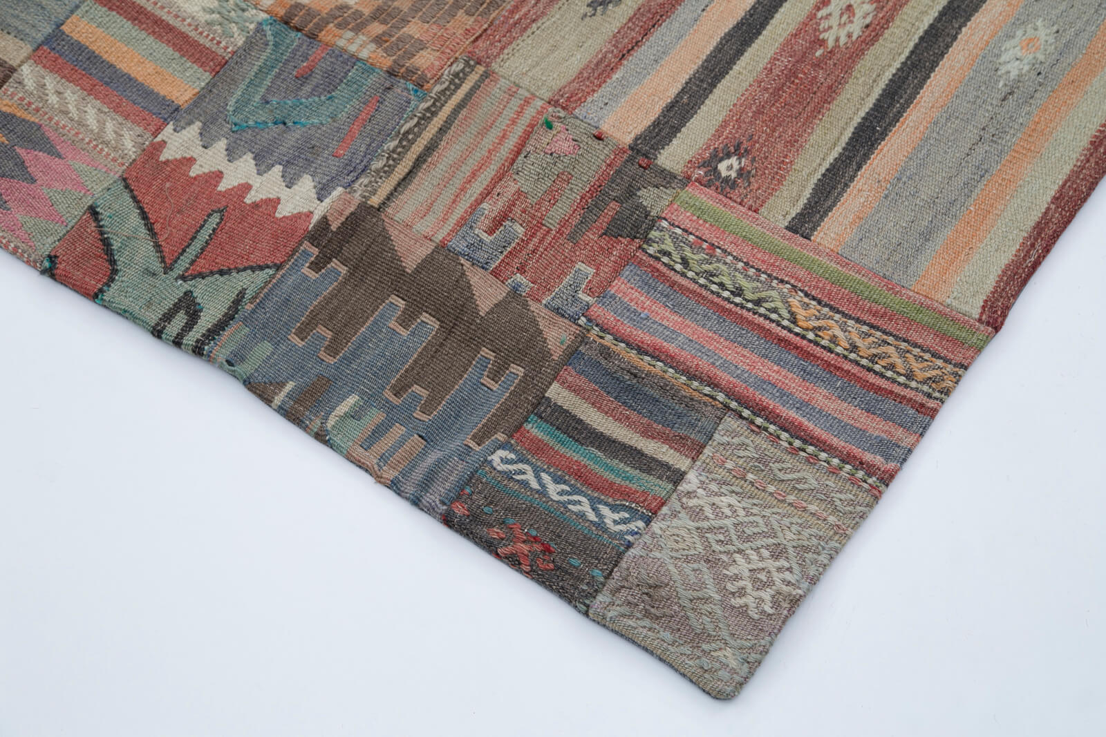 Kilim — 2.02 x 3.01