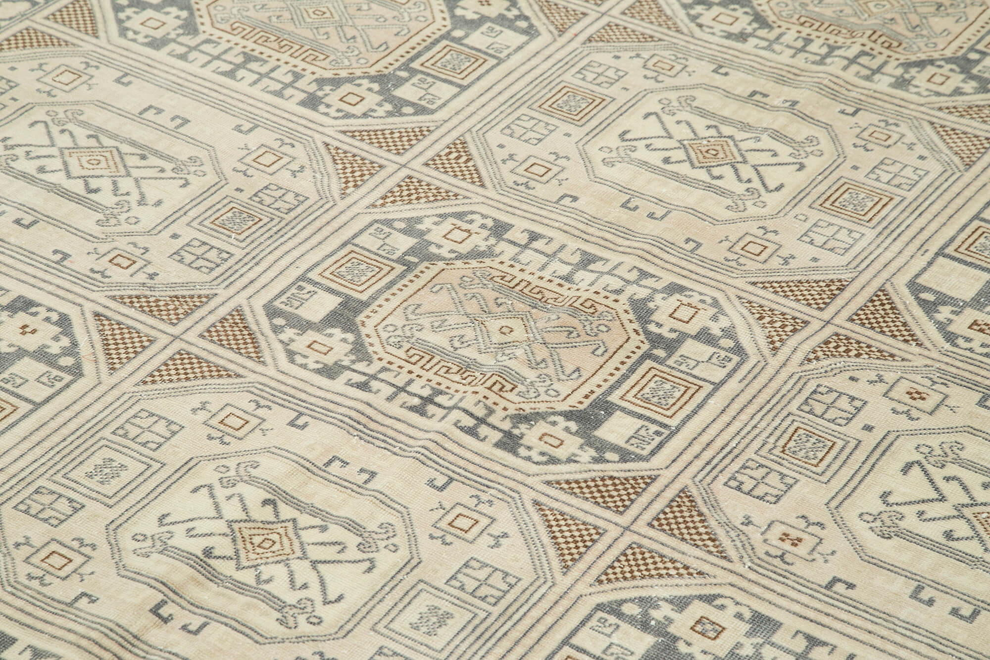 Linen Kayseri — 1.96 x 2.92