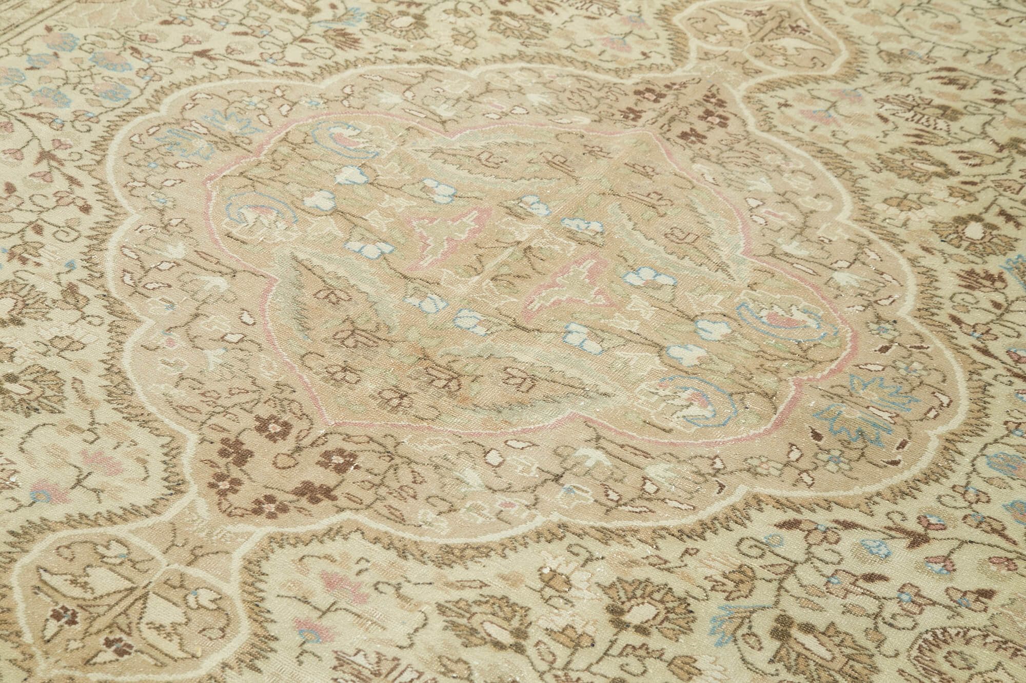 Linen Kayseri — 1.97 x 2.85