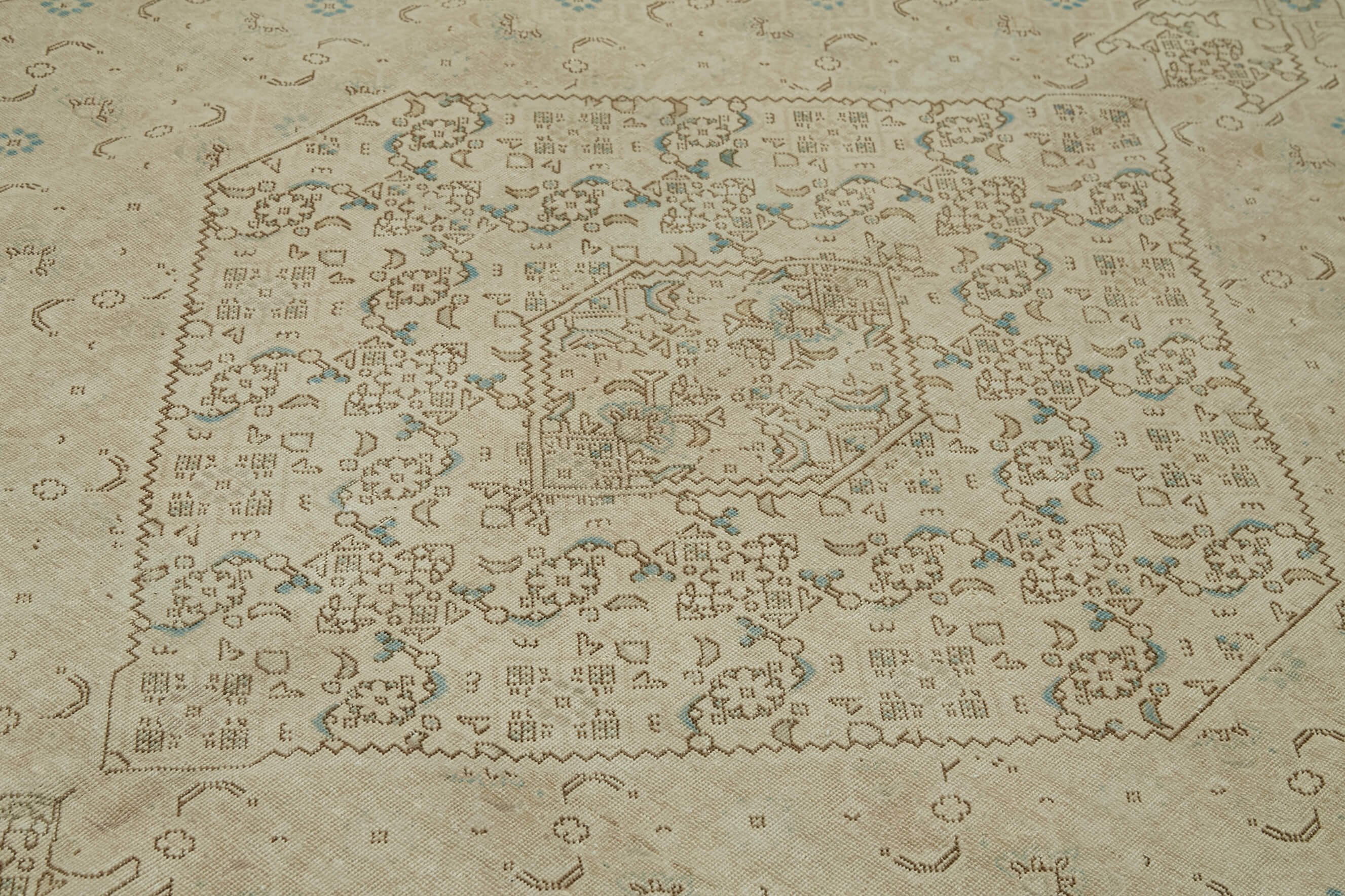 Persian Handmade — 2.60 x 3.52