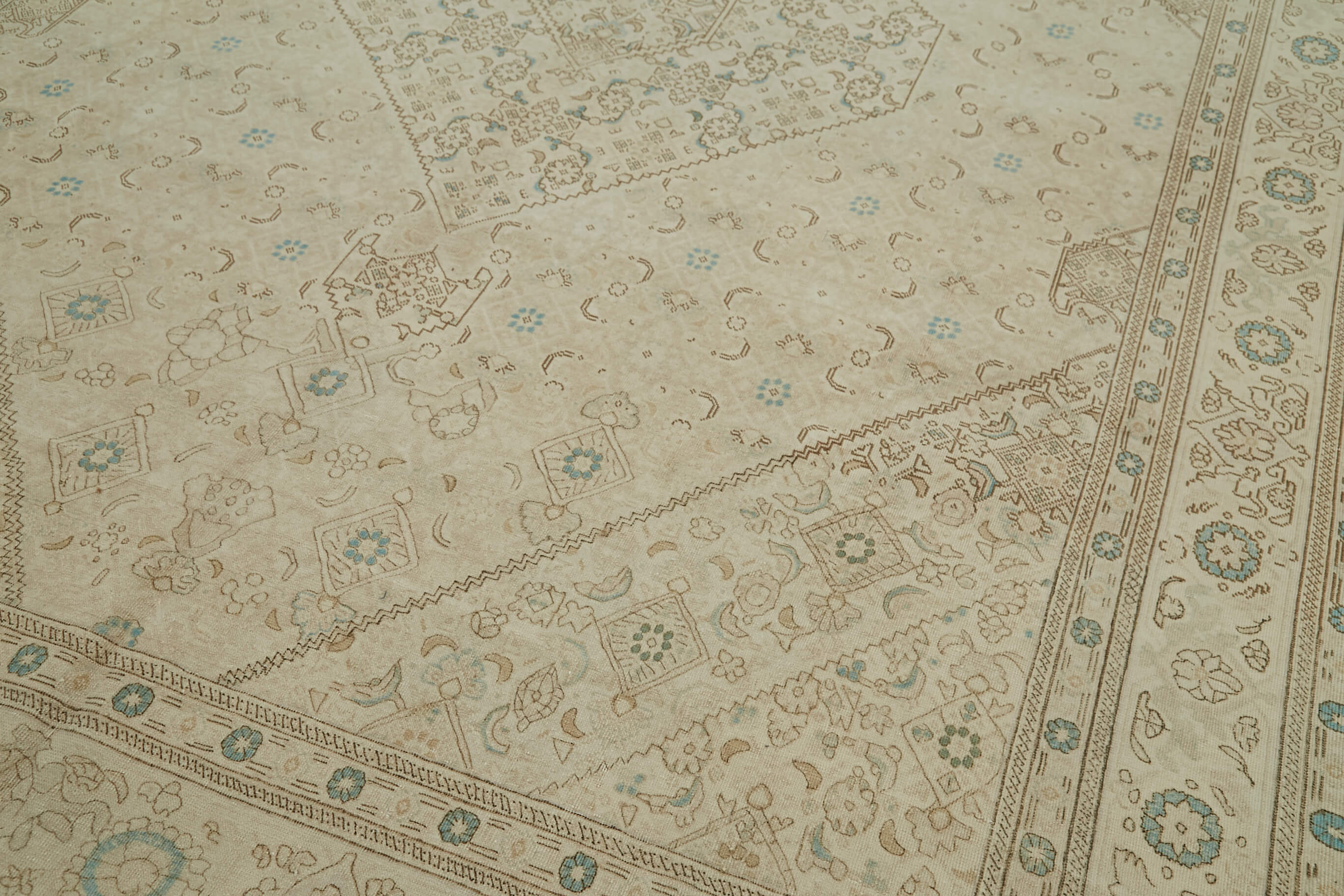 Persian Handmade — 2.60 x 3.52