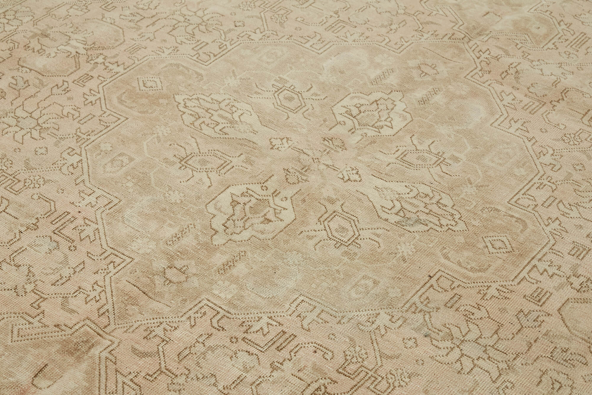 Beige Persian Handmade — 2.48 x 3.30