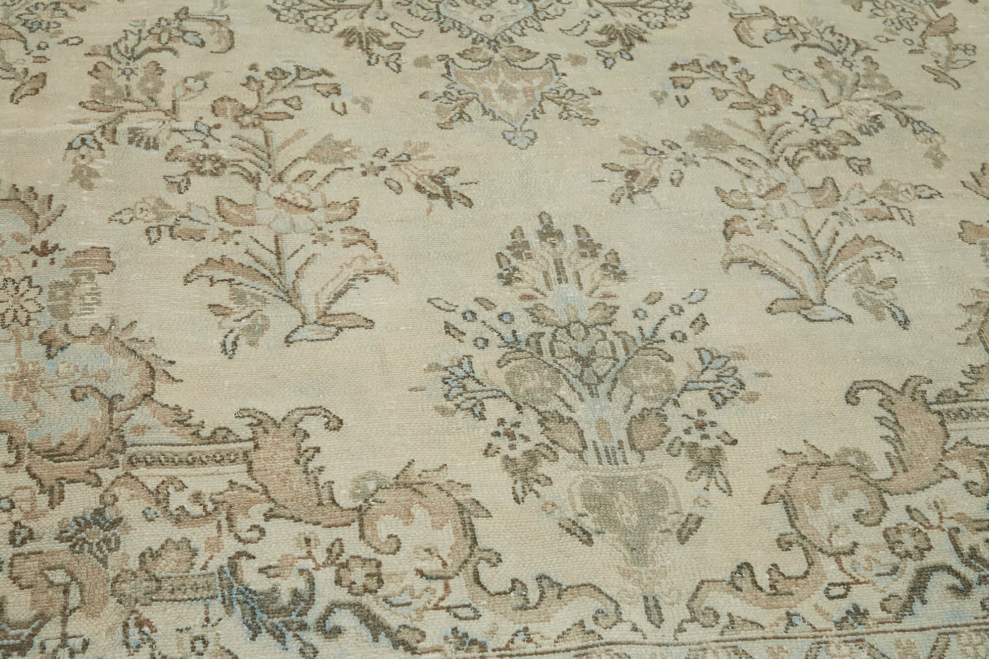Champagne Persian — 3.05 x 4.00