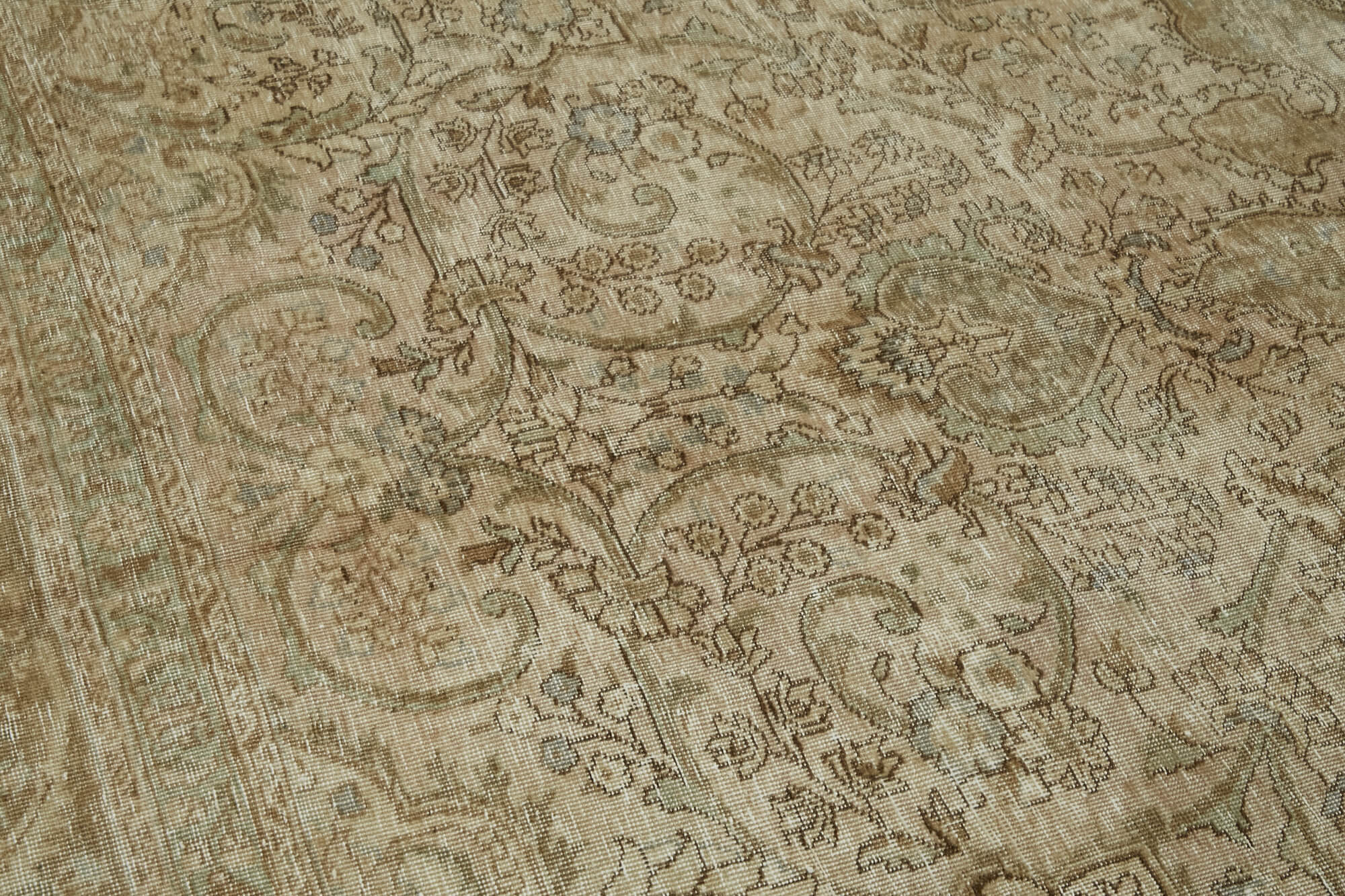 Pearl Persian — 2.85 x 3.82