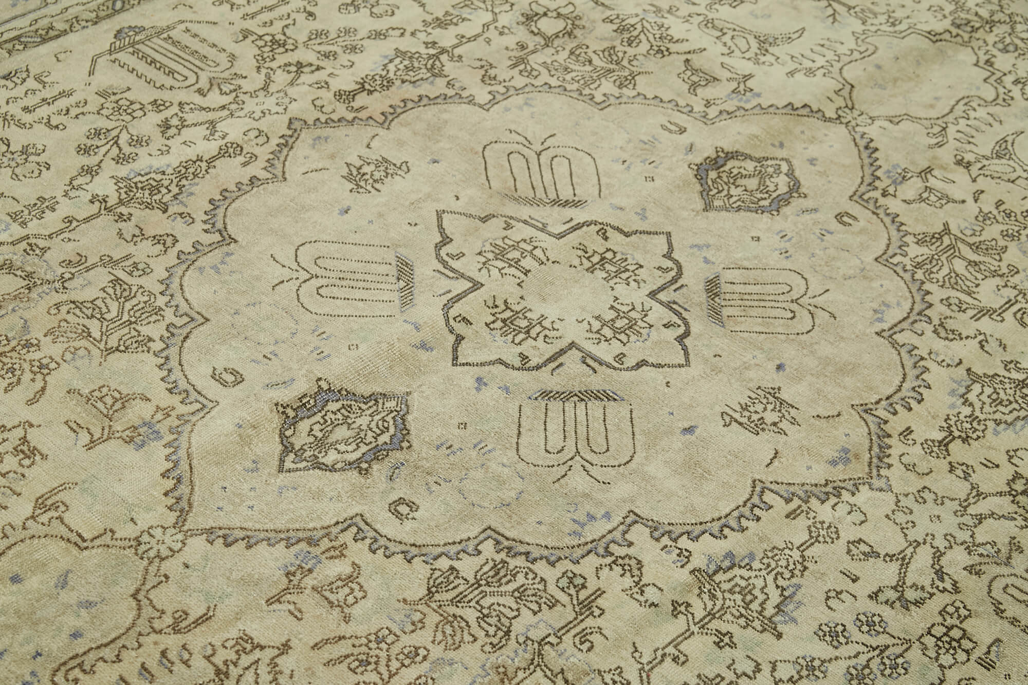 Beige Persian Handmade — 2.43 x 3.40