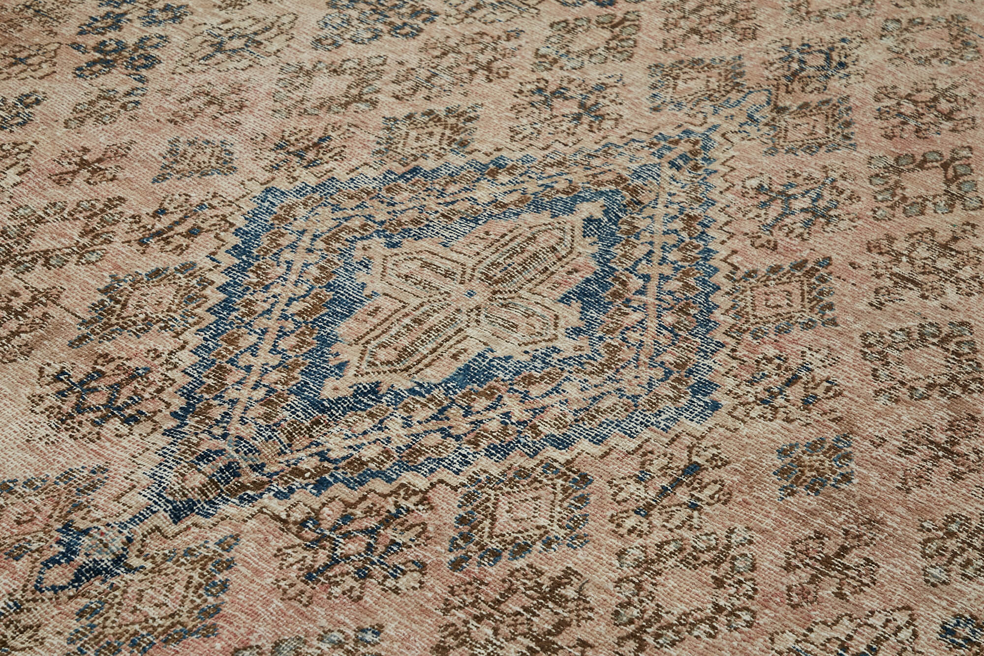Linen Persian — 2.65 x 3.76