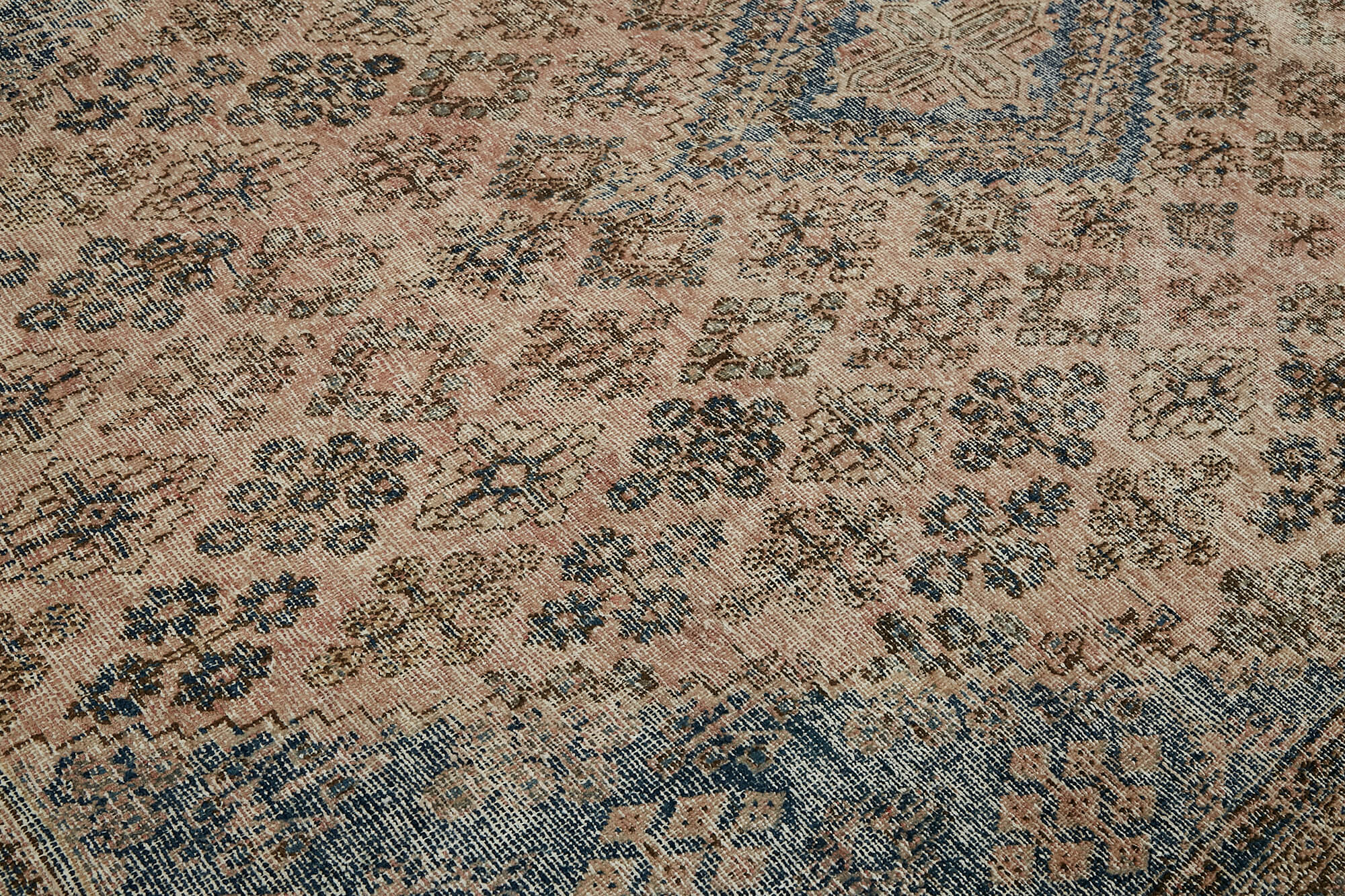 Linen Persian — 2.65 x 3.76