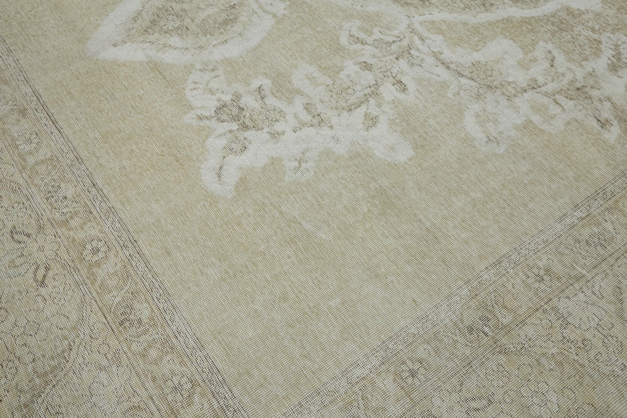 Beige Persian Handmade — 3.04 x 3.76