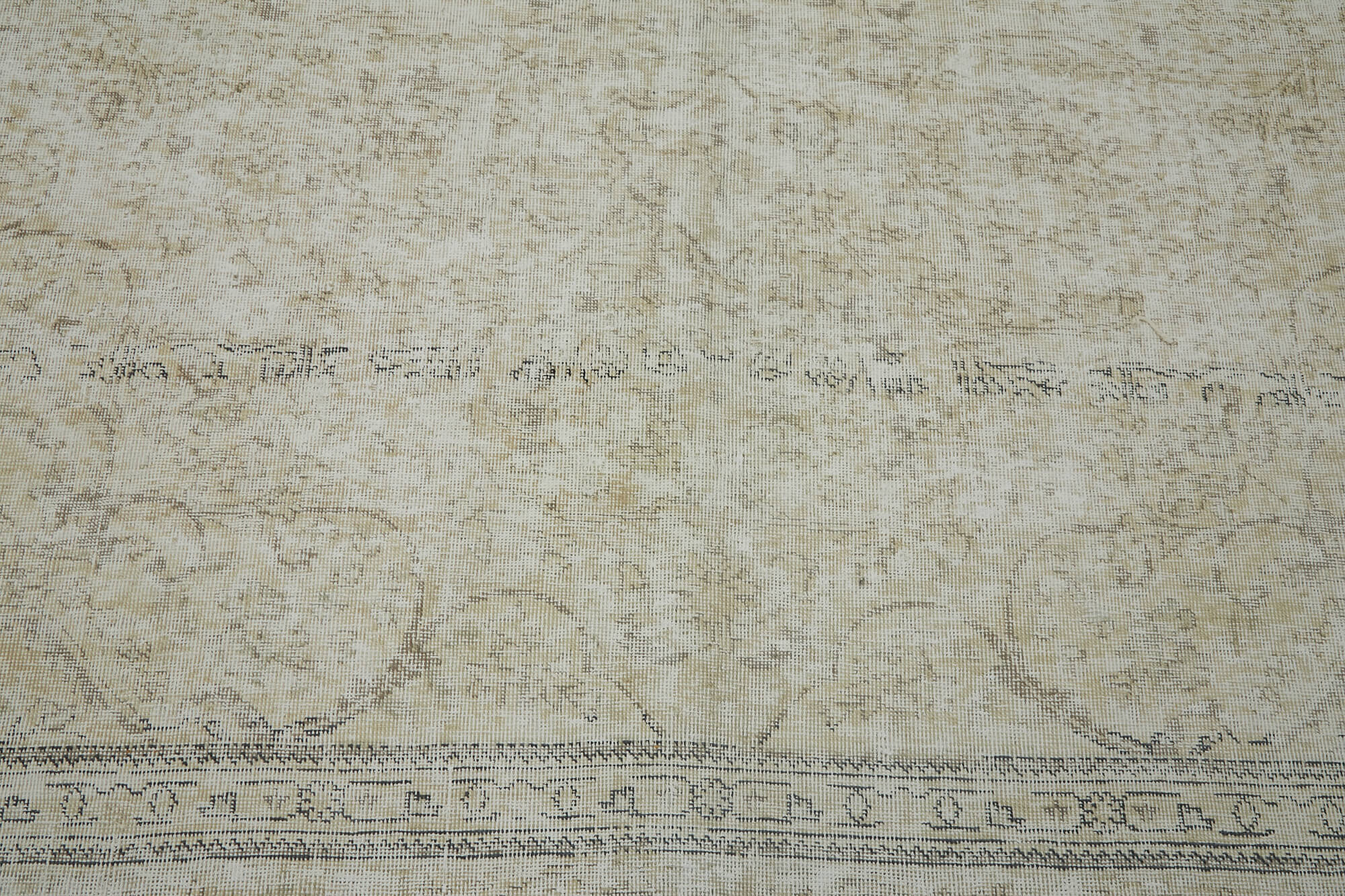 Beige Persian Handmade — 2.43 x 3.33