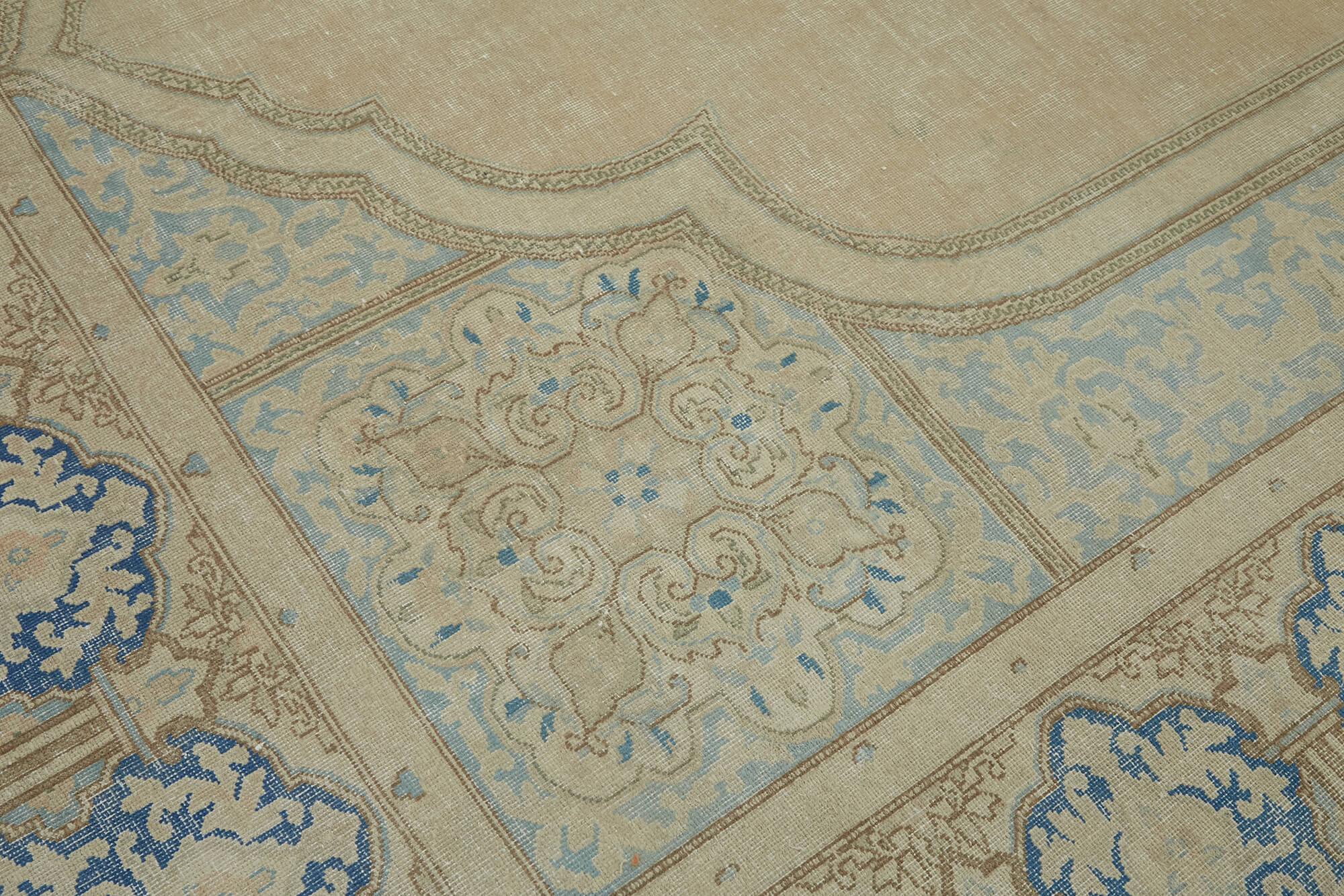 Persian Handmade — 2.65 x 3.66
